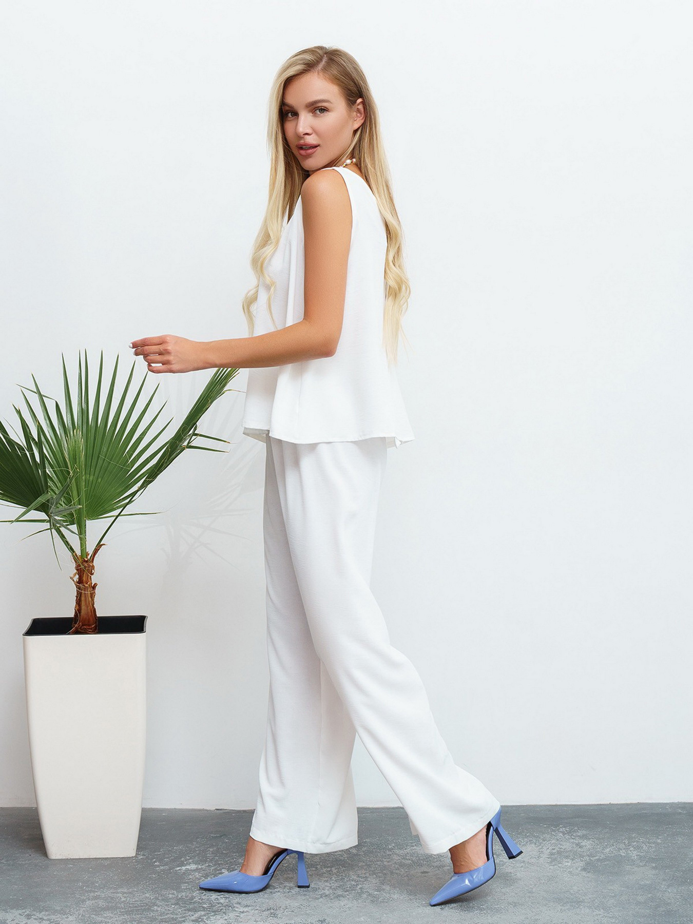 Костюмы ISSA Plus модель 13451_white Костюмы ISSA Plus модель 13451_white Фото