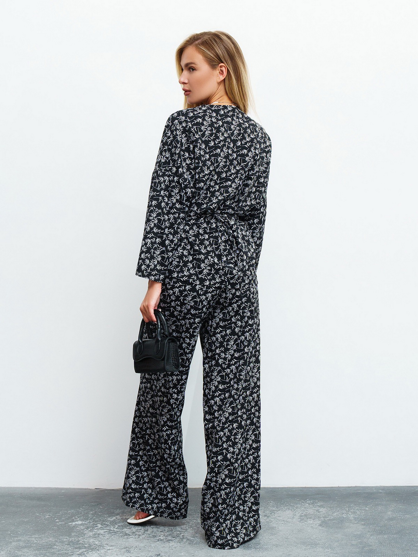 Костюмы ISSA Plus модель 13453_black Фото