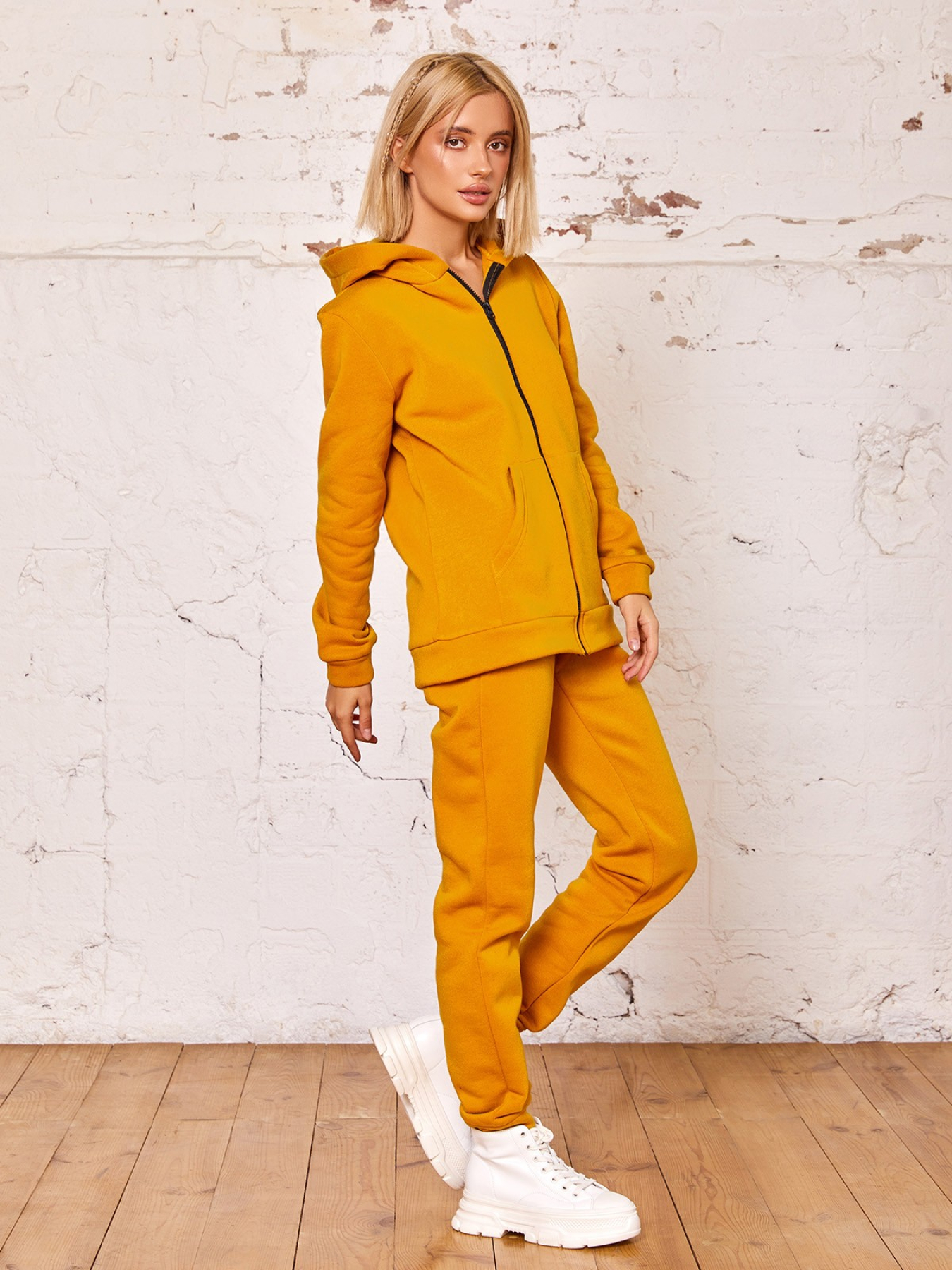 Костюмы ISSA Plus модель 12296_mustard Костюмы ISSA Plus модель 12296_mustard Фото