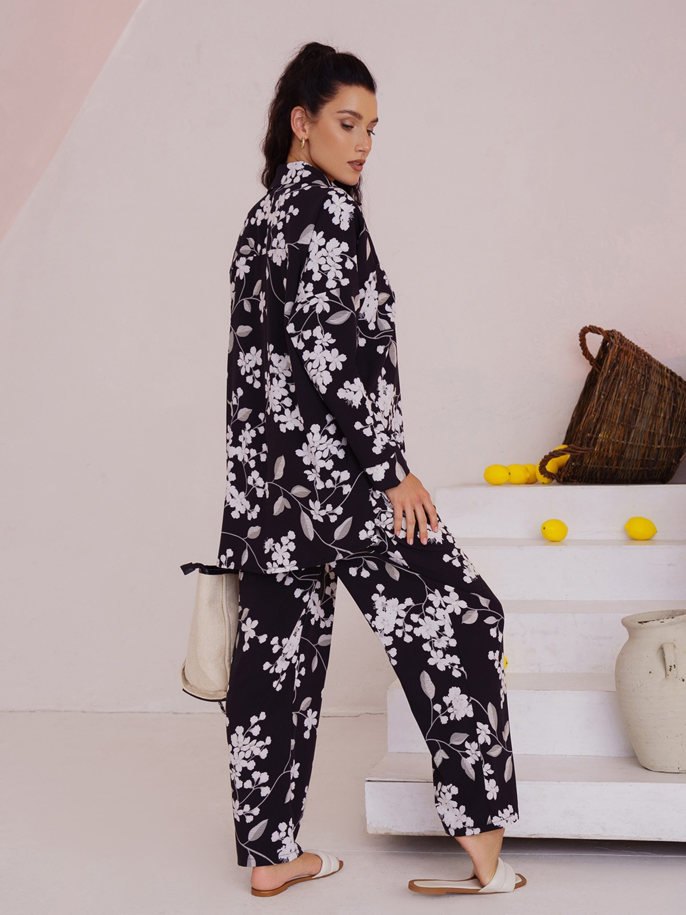 Костюмы ISSA Plus модель 13516_cherny Костюмы ISSA Plus модель 13516_cherny Фото