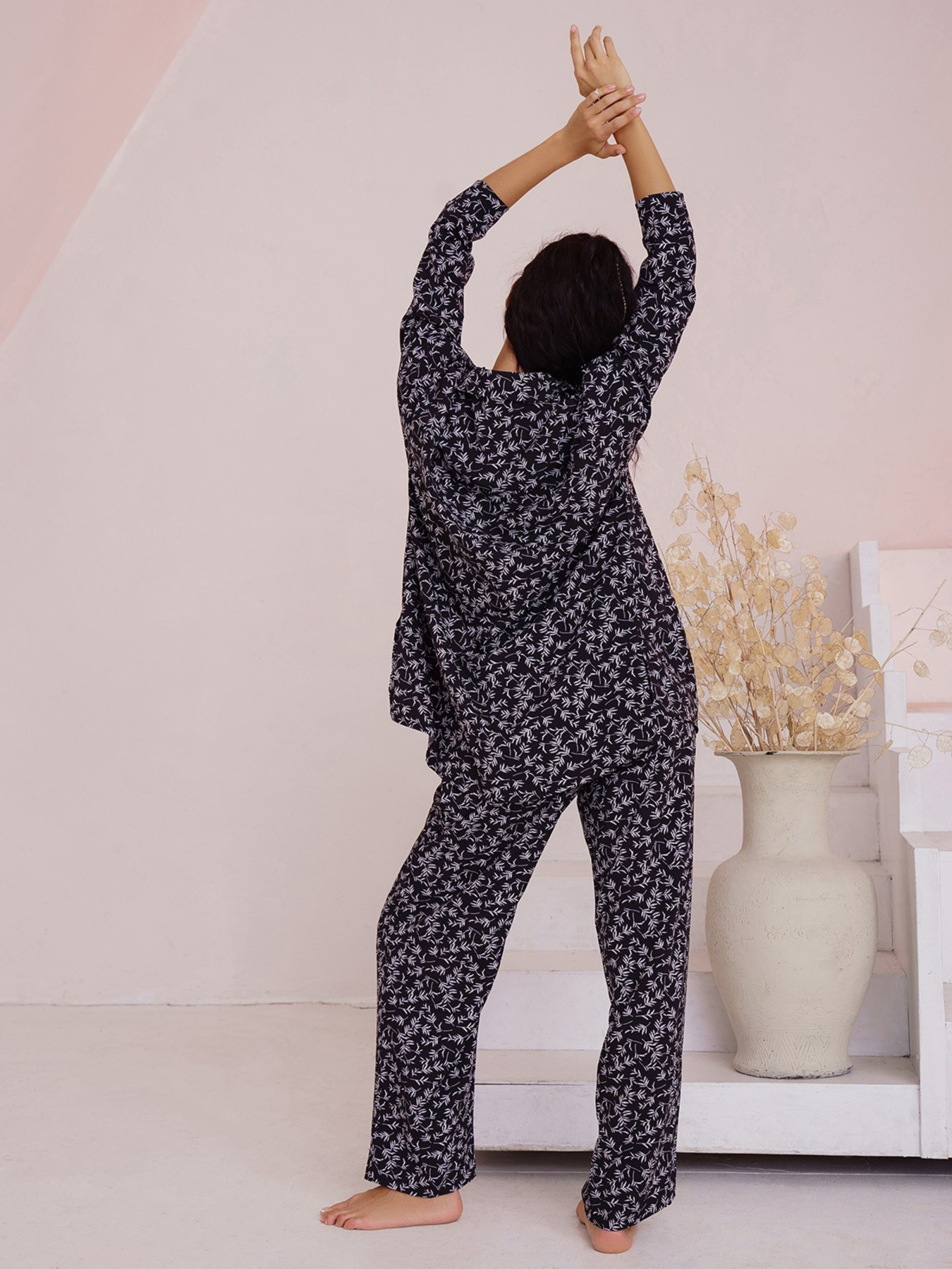 Костюмы ISSA Plus модель 13518_cherny Костюмы ISSA Plus модель 13518_cherny Фото