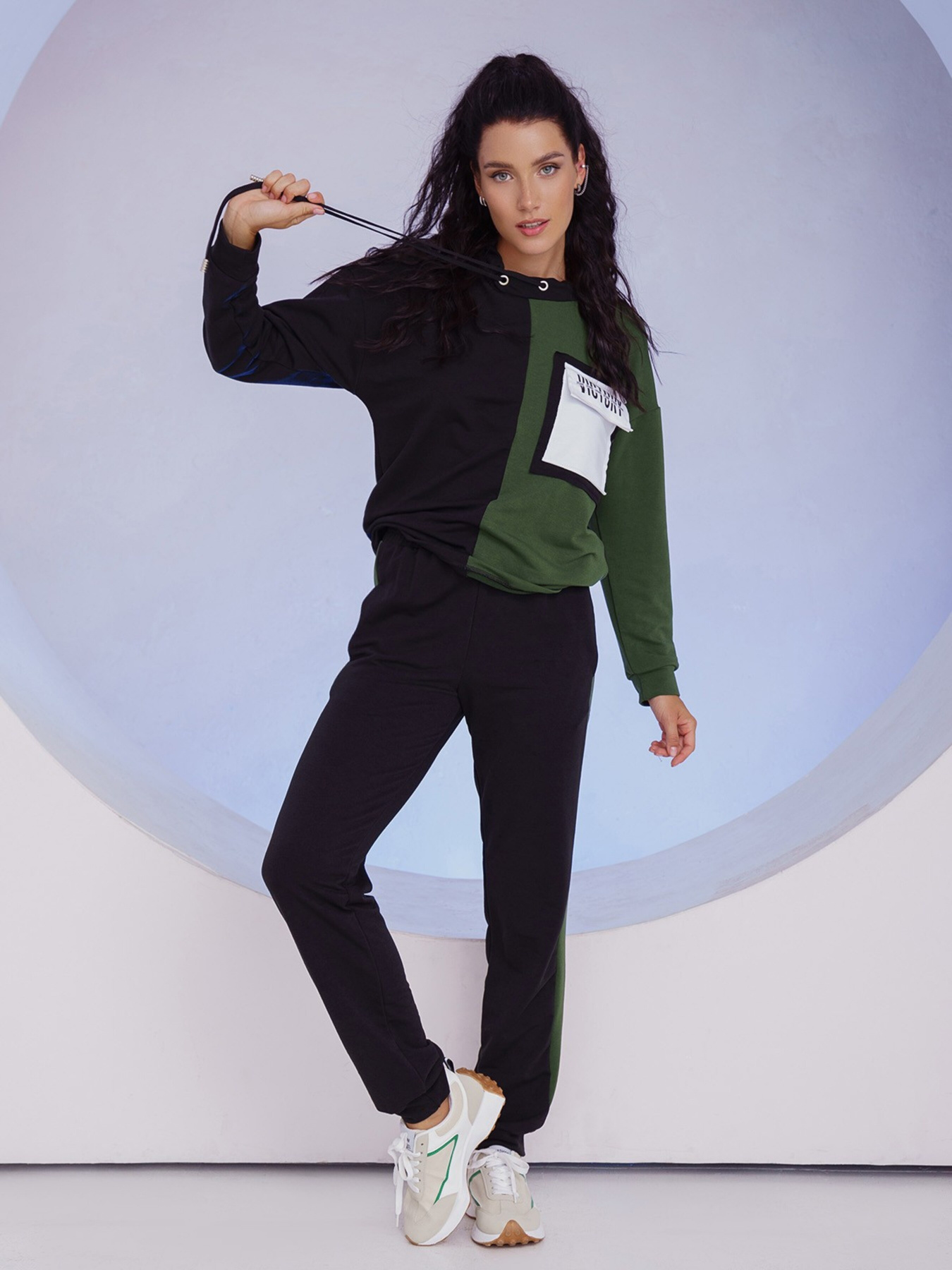 Костюмы ISSA Plus модель 13526_blackgreen Фото