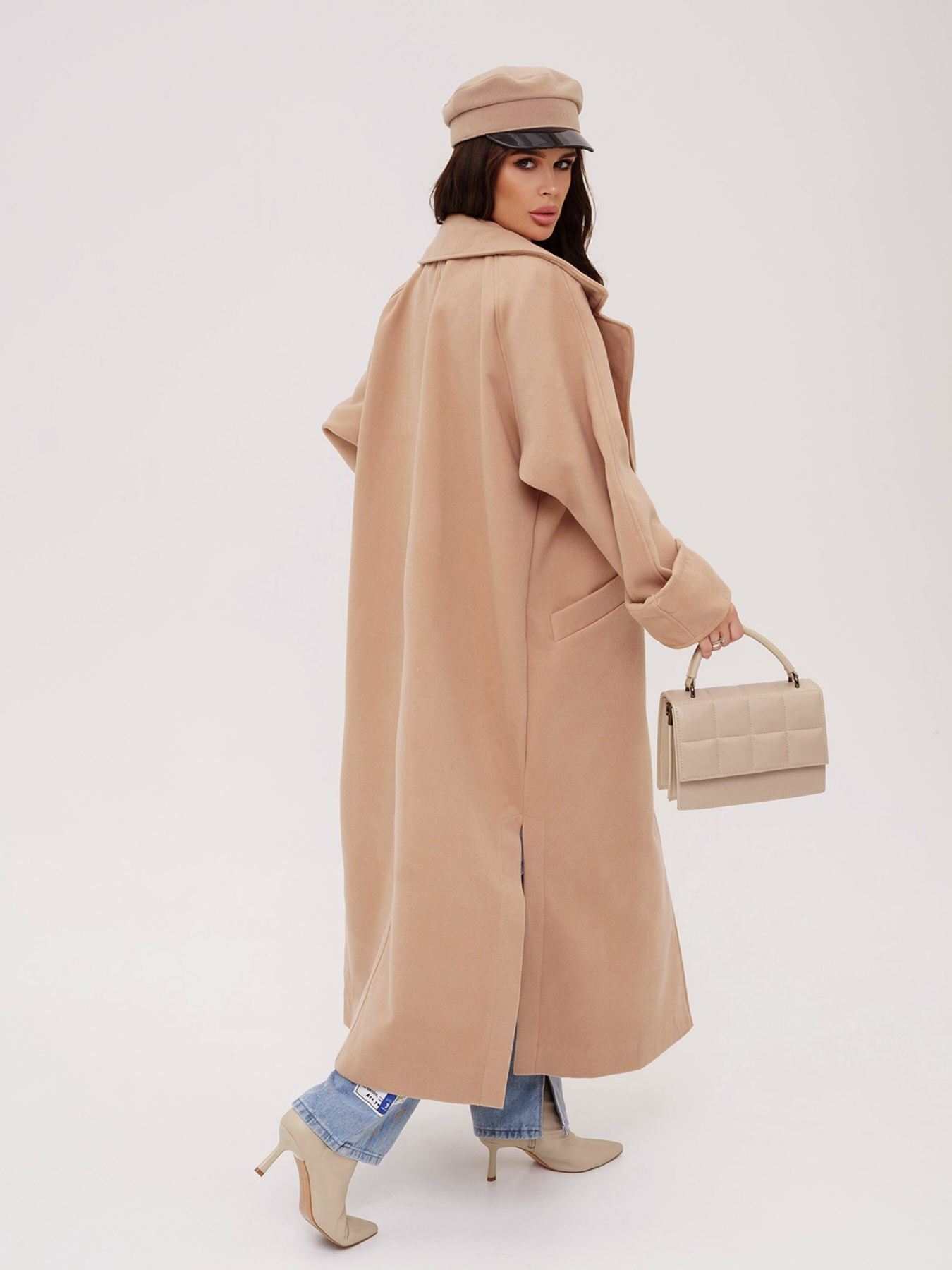 Пальто и плащи ISSA Plus модель 13549_beige Пальто и плащи ISSA Plus модель 13549_beige Фото