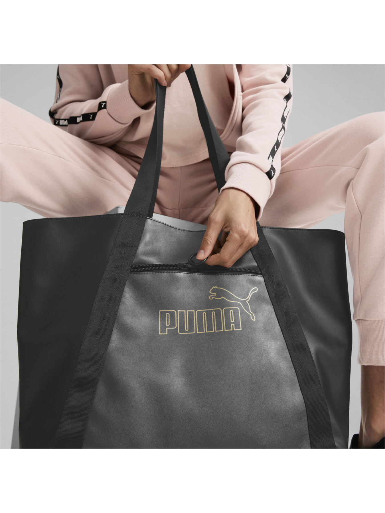 Сумки PUMA Core Up Large Shopper модель 079152 Сумки PUMA Core Up Large Shopper модель 079152 Фото