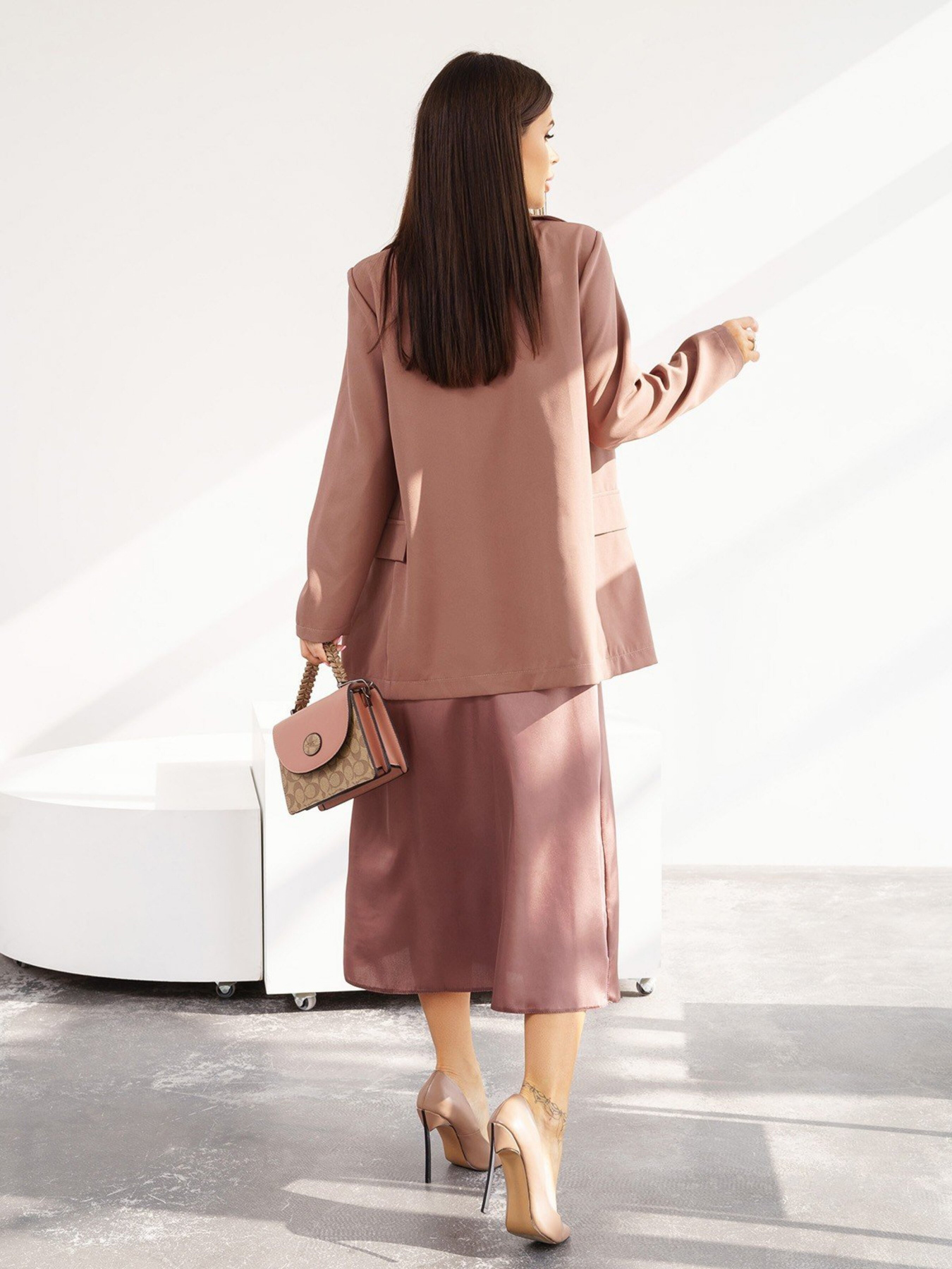 Костюмы ISSA Plus модель 13582_brown Фото