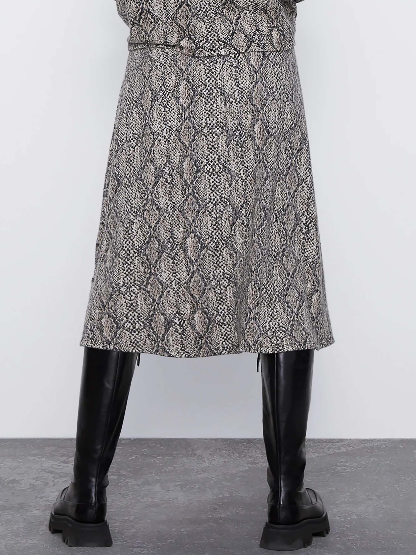Спідниці ZARA модель 65010 Фото