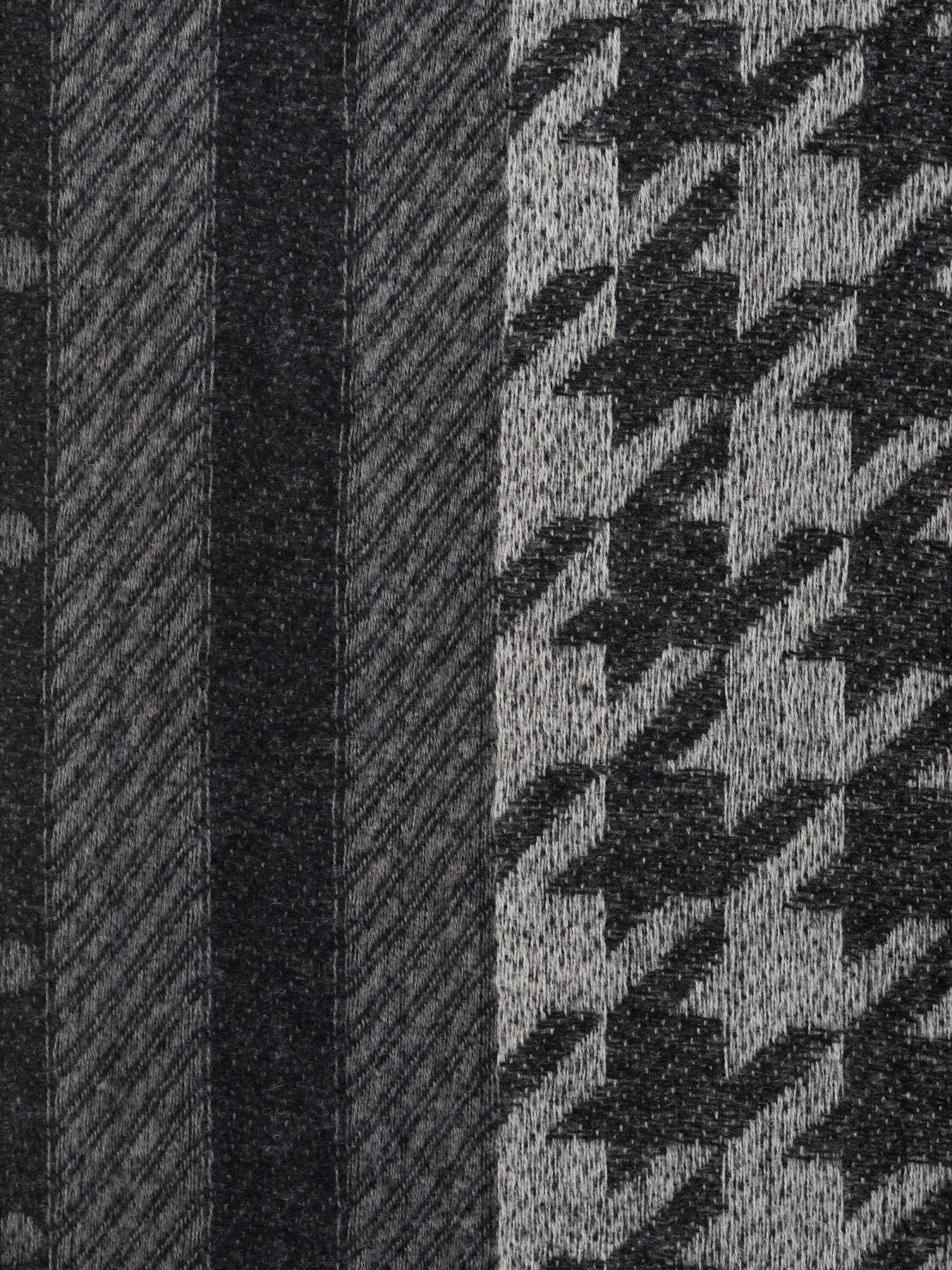 Шарфи та хустки Regina Notte модель 4000000170305 Фото
