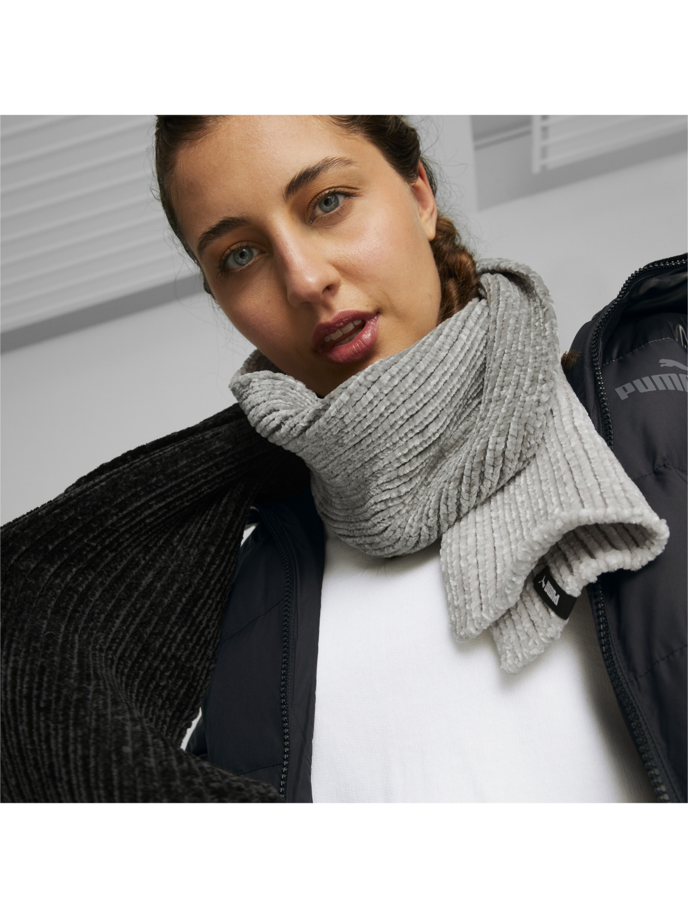 Шарфи та хустки PUMA Chenille Scarf модель 054232 Фото
