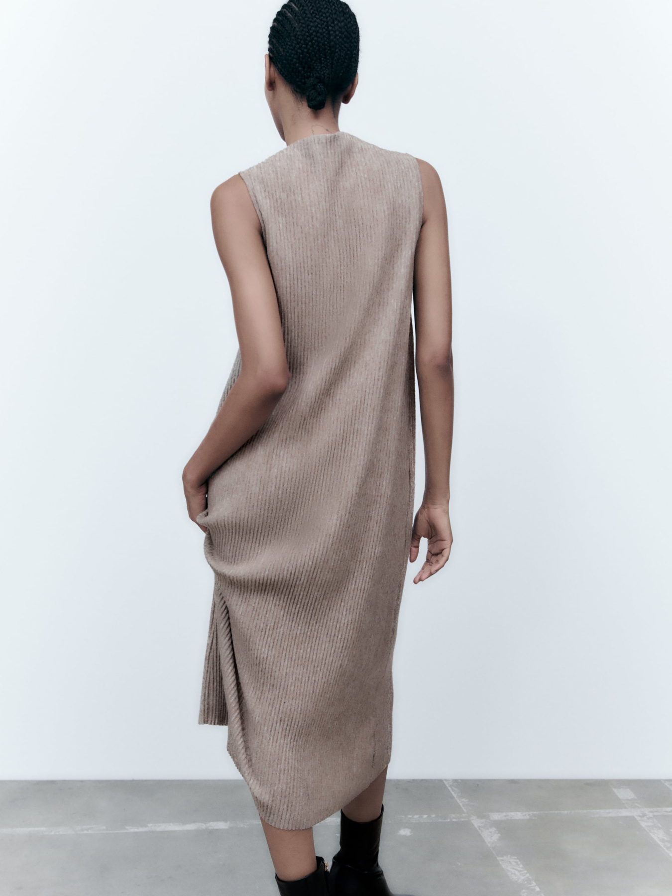 Сукні ZARA модель 67775 Фото