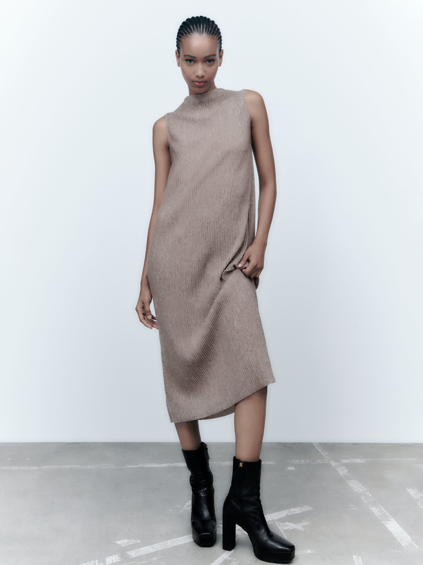 Сукні ZARA модель 67775 Фото