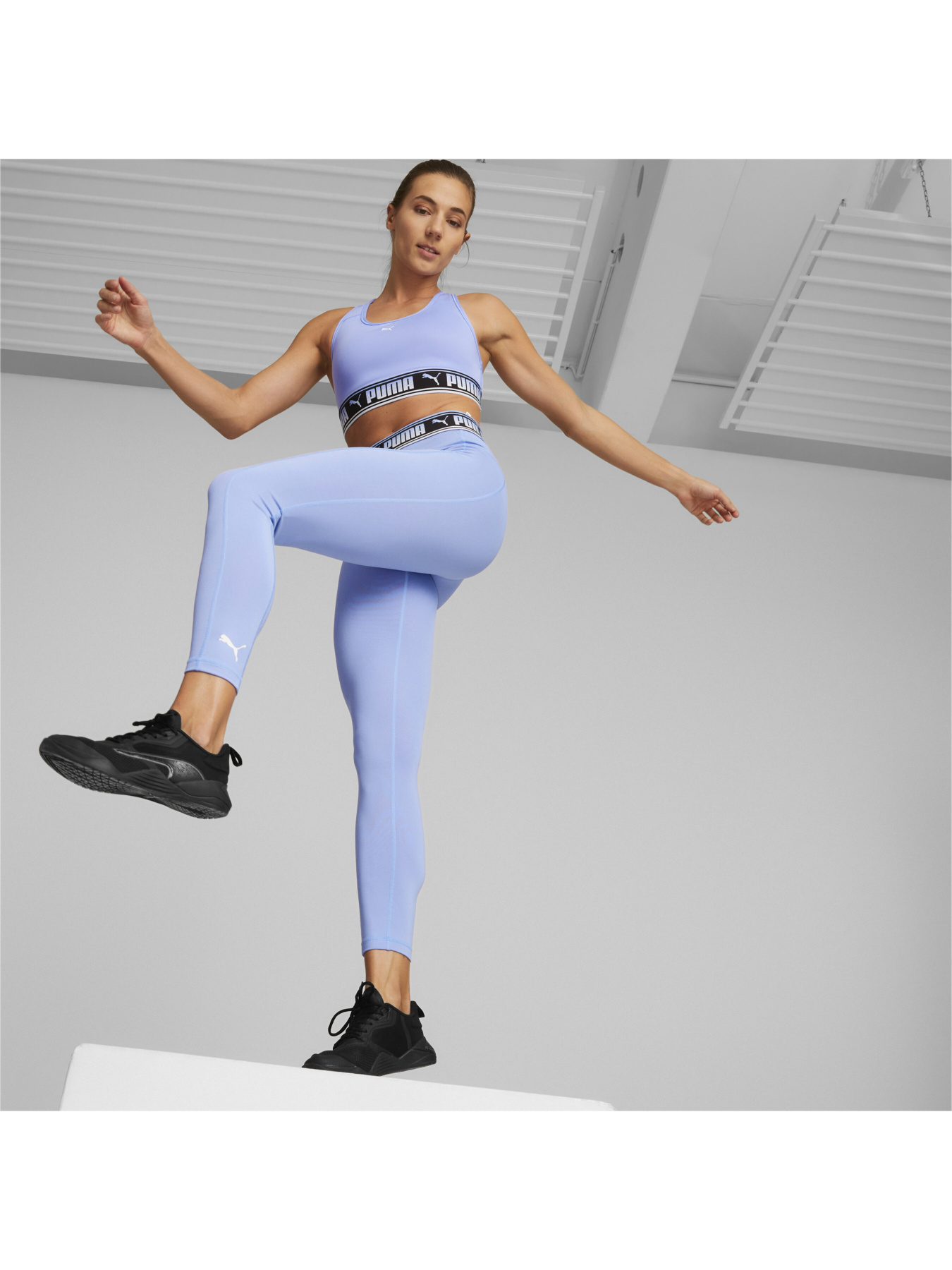 Штани PUMA Train Strong Hw Tight модель 521601 Фото