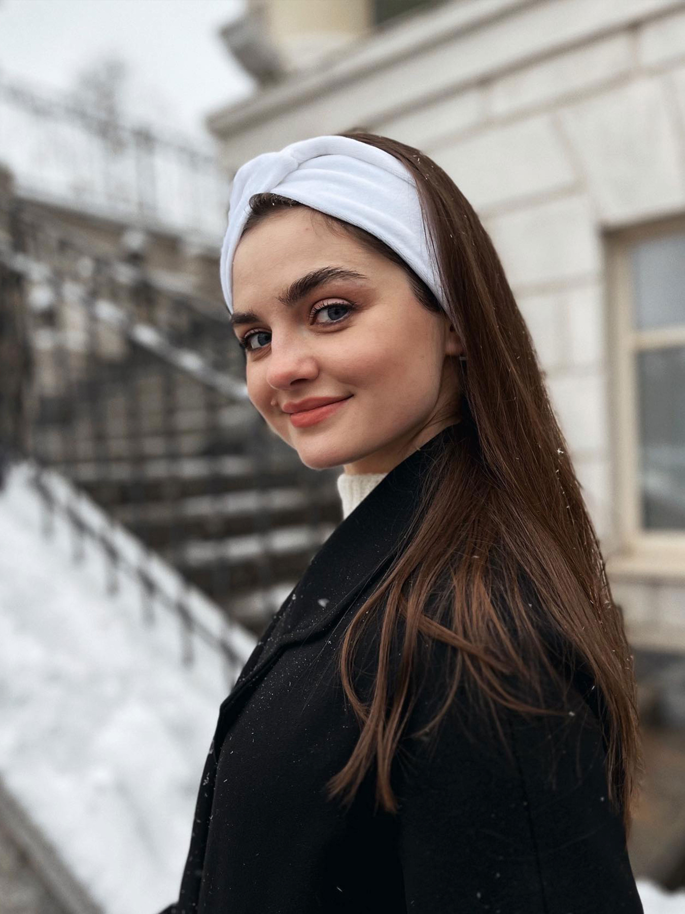 Біла оксамитова пов'язка для волосся MyScarf модель mp196163 Біла оксамитова пов'язка для волосся MyScarf модель mp196163 Фото