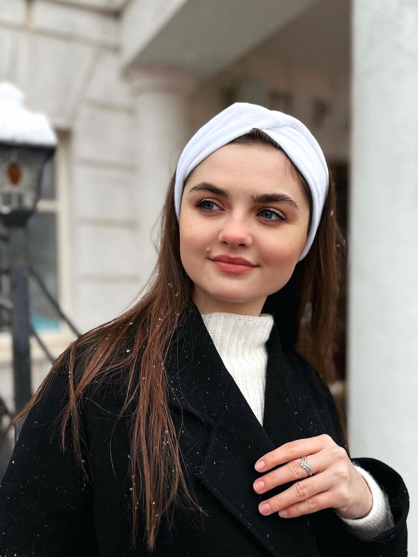 Біла оксамитова пов'язка для волосся MyScarf модель mp196163 Біла оксамитова пов'язка для волосся MyScarf модель mp196163 Фото