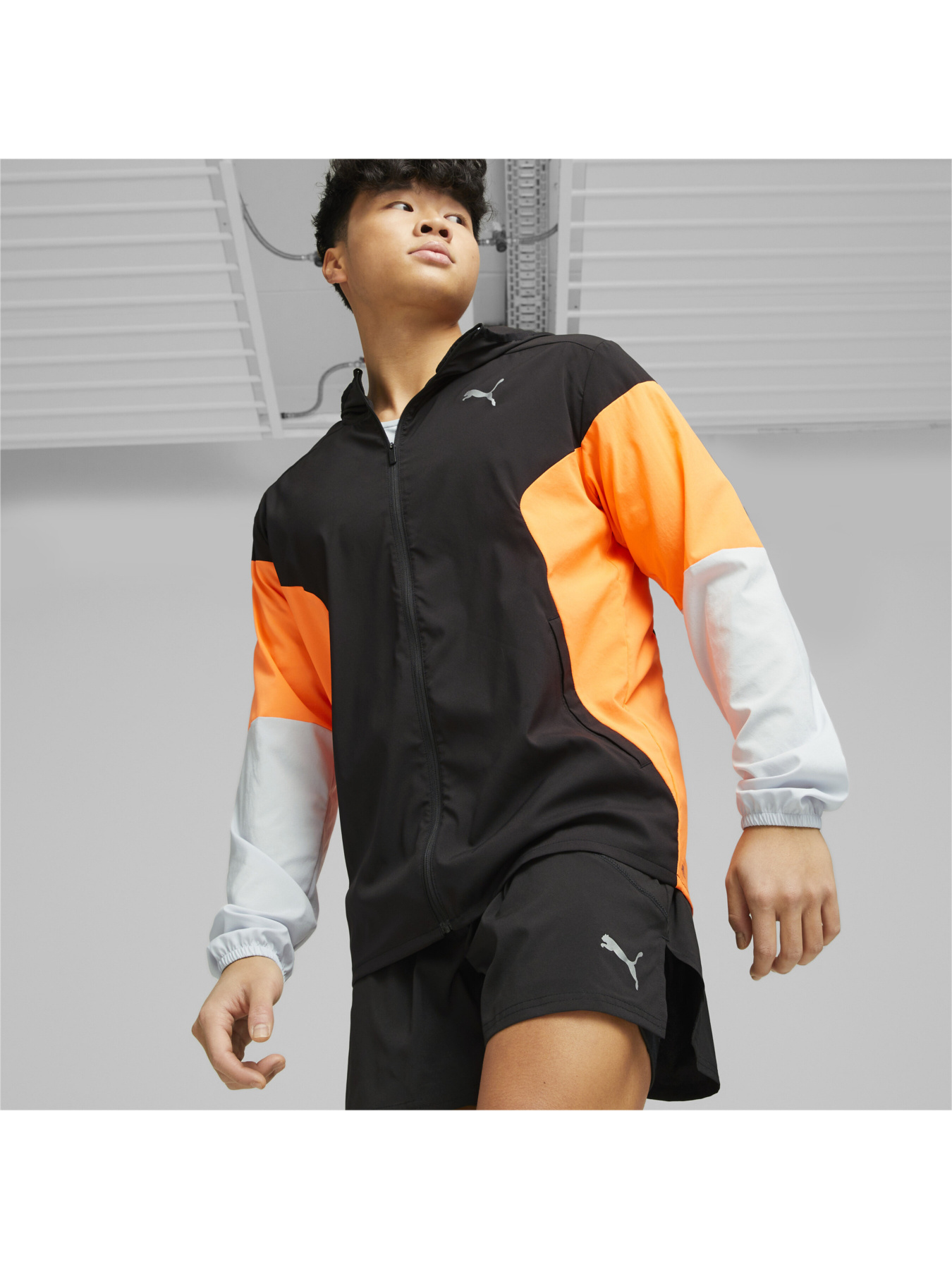 Куртки та дублянки PUMA RUN LIGHTWEIGHT JACKET модель 523274 Фото