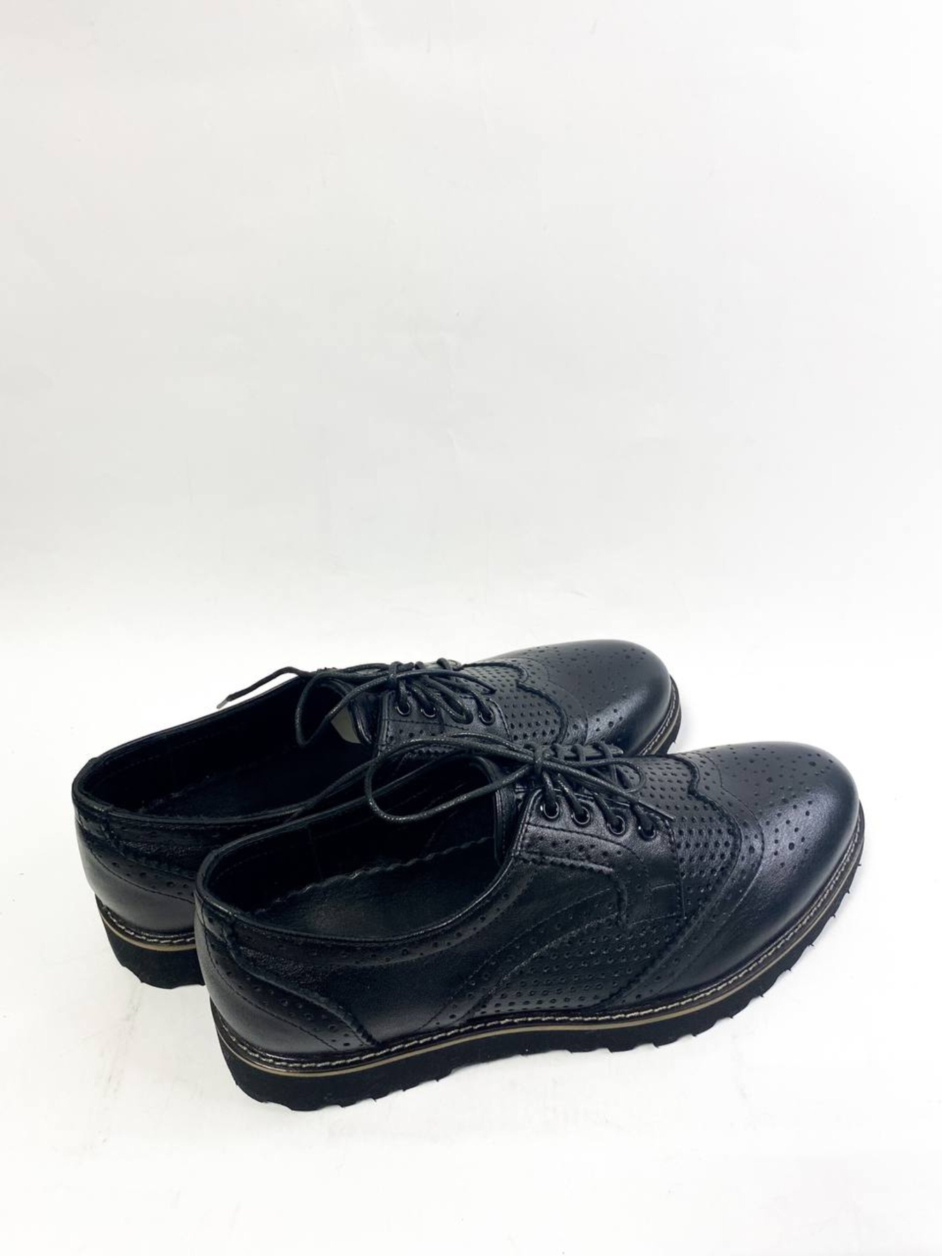 Туфлі та лофери Legessy модель ONYX_BLACK_PERF Фото