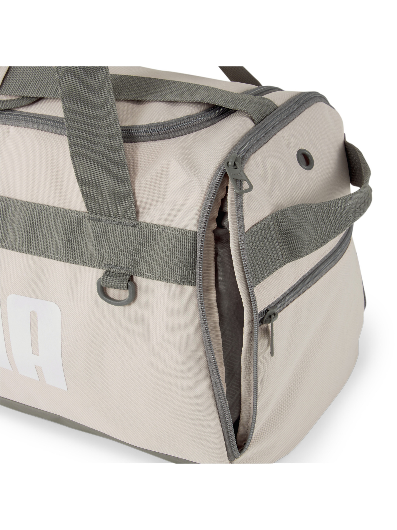 Сумки PUMA Challenger Duffel Bag S модель 076620 Сумки PUMA Challenger Duffel Bag S модель 076620 Фото