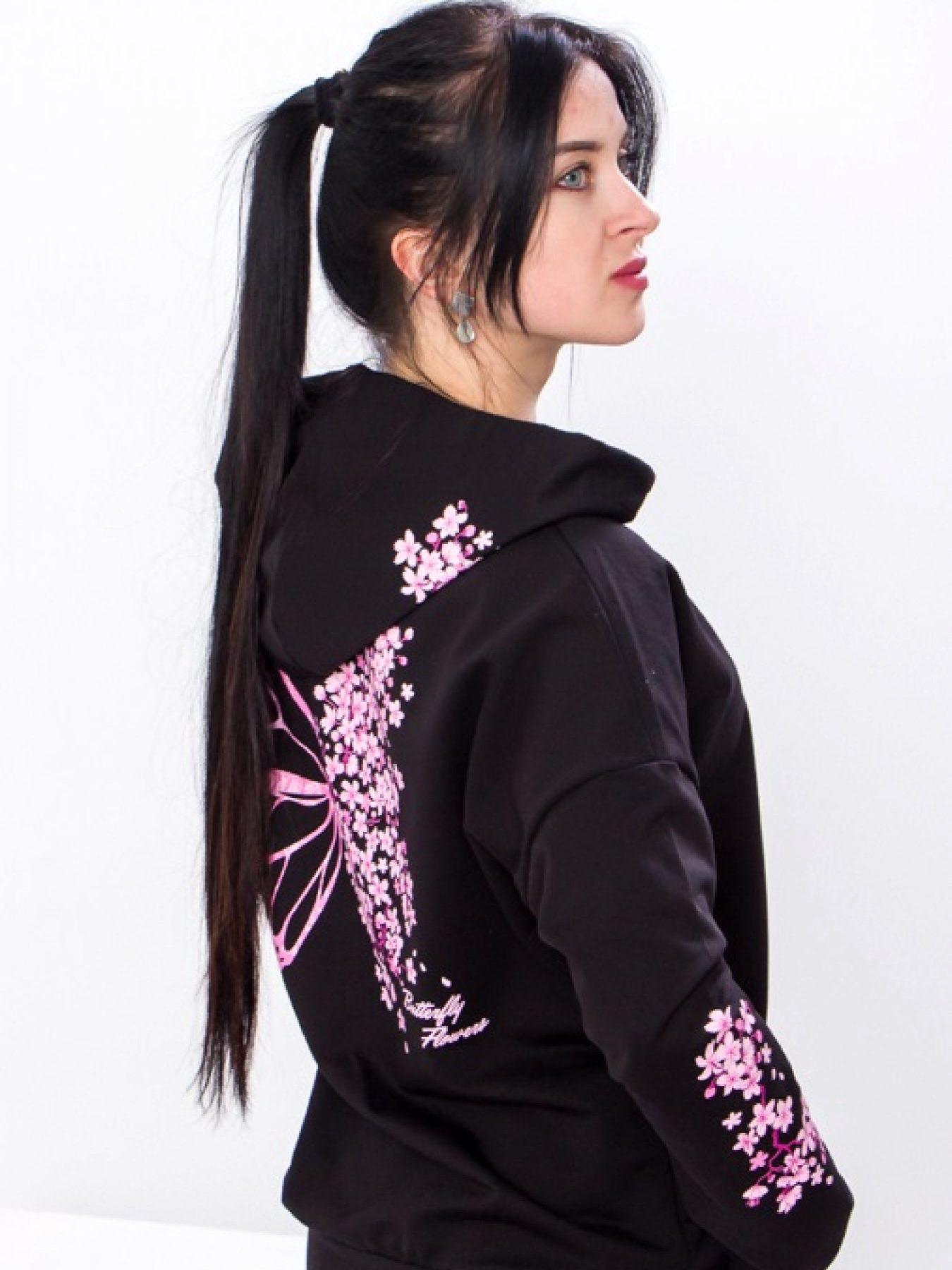 Худи и свитшоты Носи своє модель 8155-057-33-chornij-sakura Худи и свитшоты Носи своє модель 8155-057-33-chornij-sakura Фото