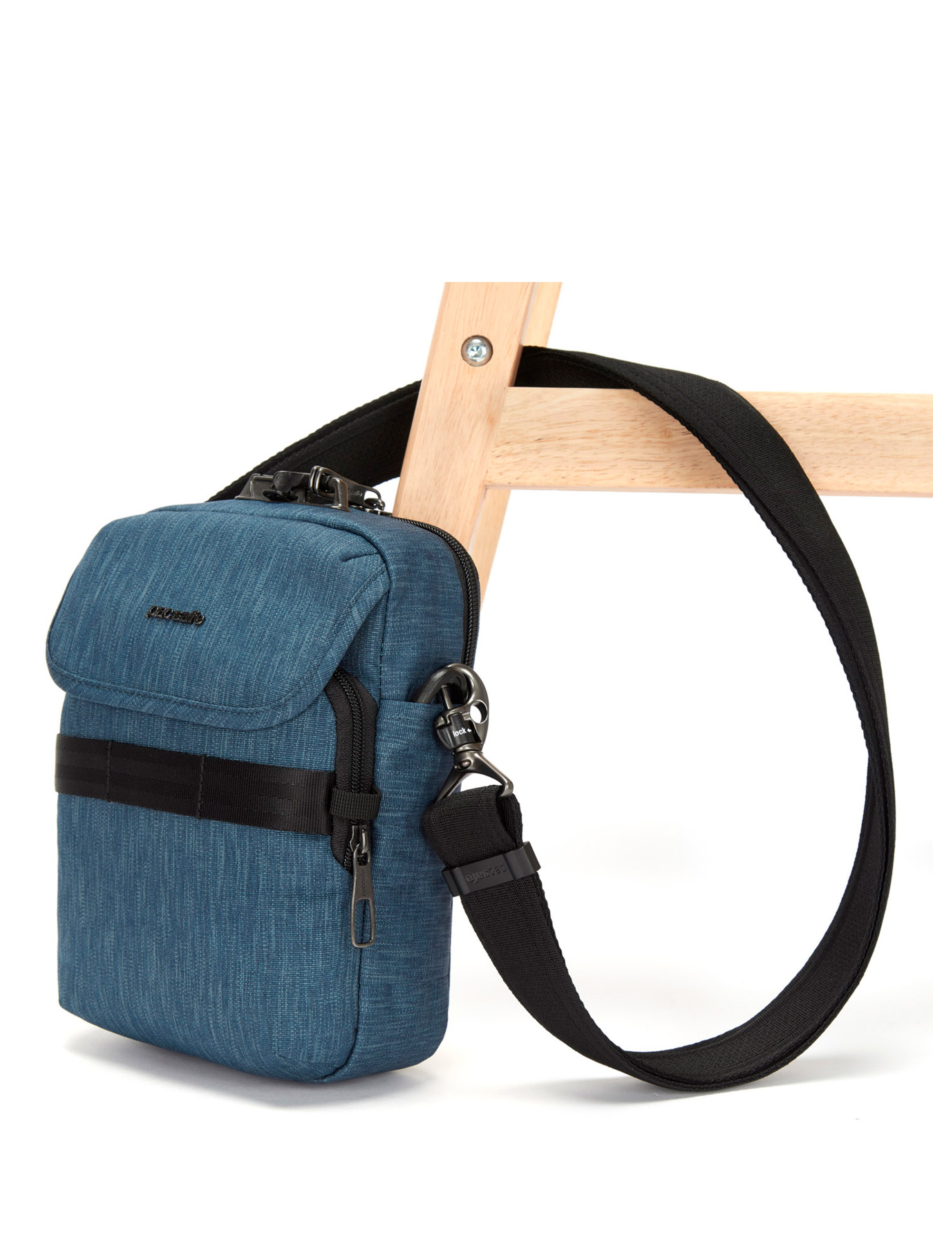 Сумки Pacsafe Metrosafe X compact crossbody модель 30610646 Фото