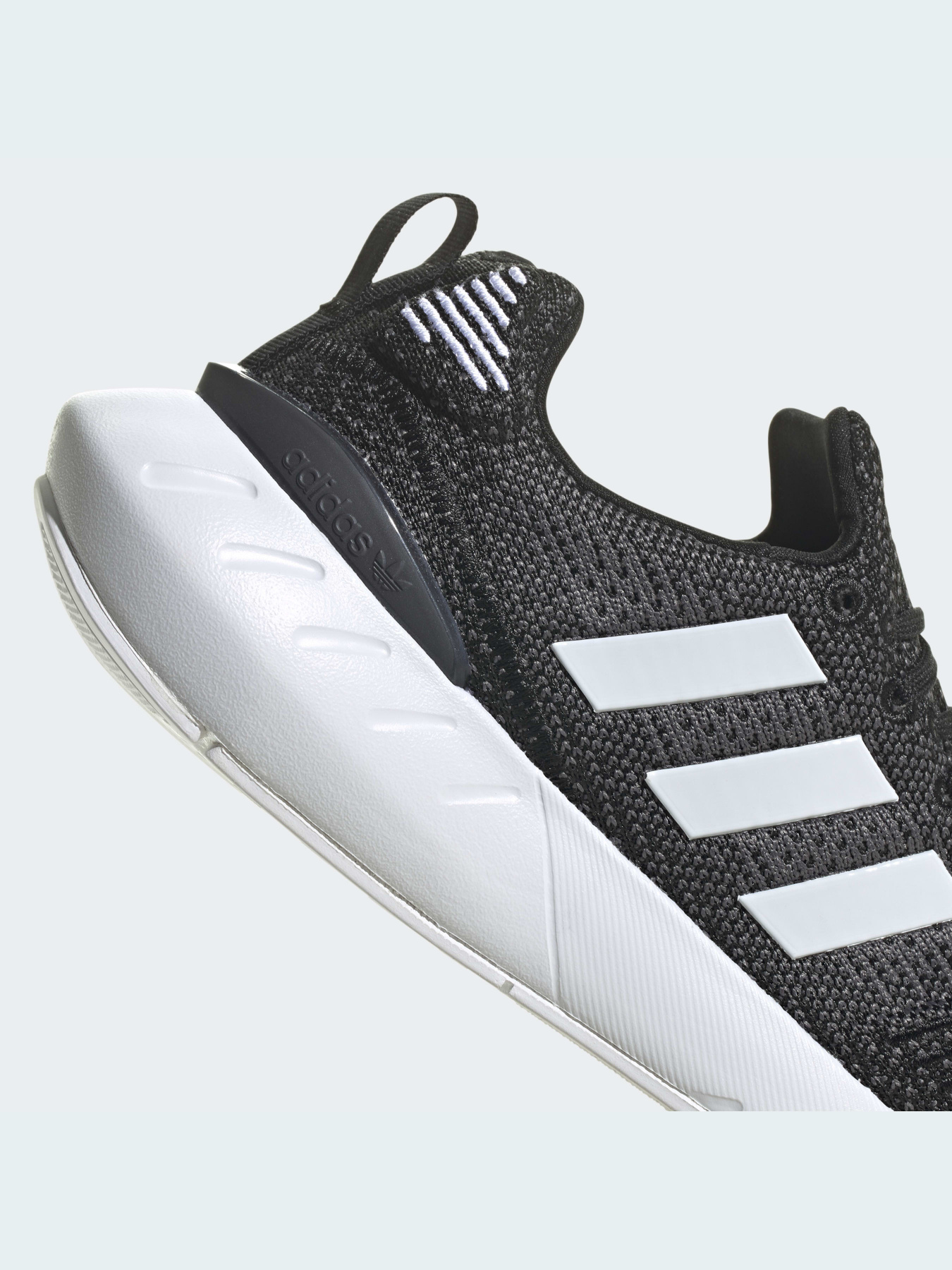 Кросівки Adidas Swift модель GV7971 Фото
