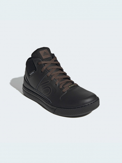 Кроссовки Adidas модель FY9304 Фото