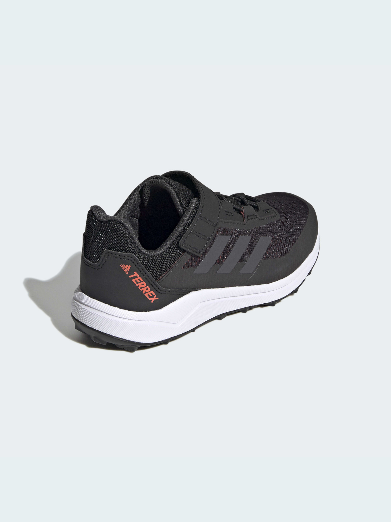 Кроссовки Adidas модель FZ3319 Кроссовки Adidas модель FZ3319 Фото