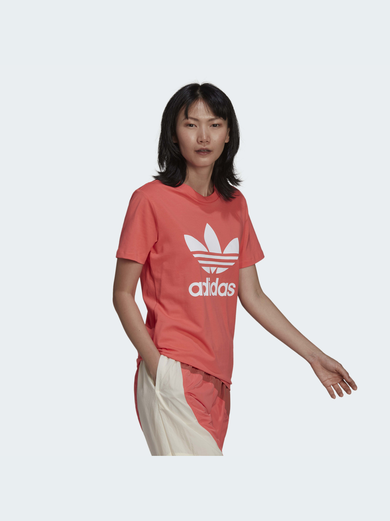 Футболки и поло Adidas Adicolor модель HE6871 Футболки и поло Adidas Adicolor модель HE6871 Фото