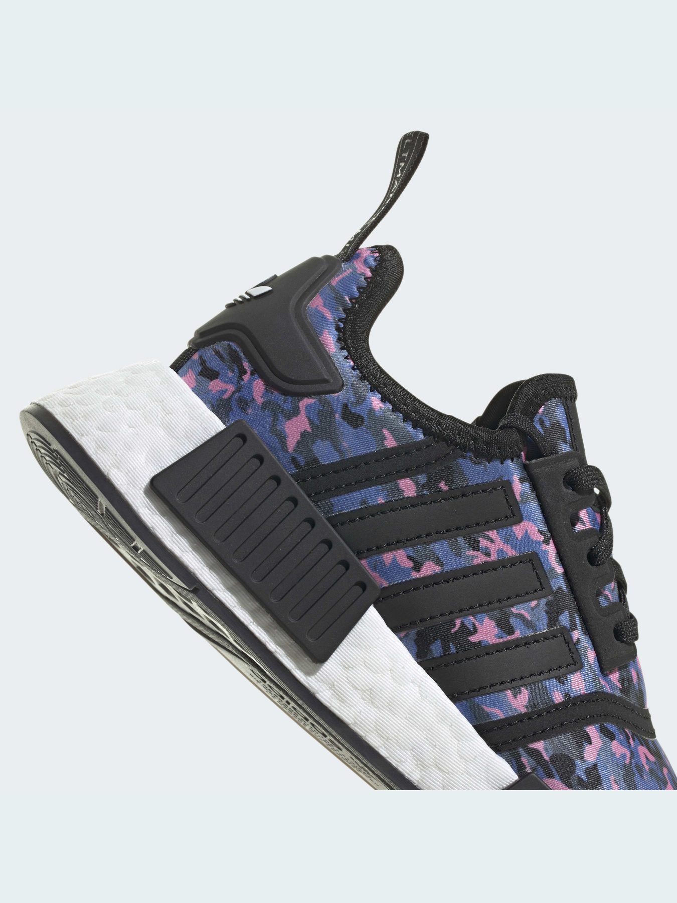 Кроссовки Adidas NMD модель HQ6183 Фото