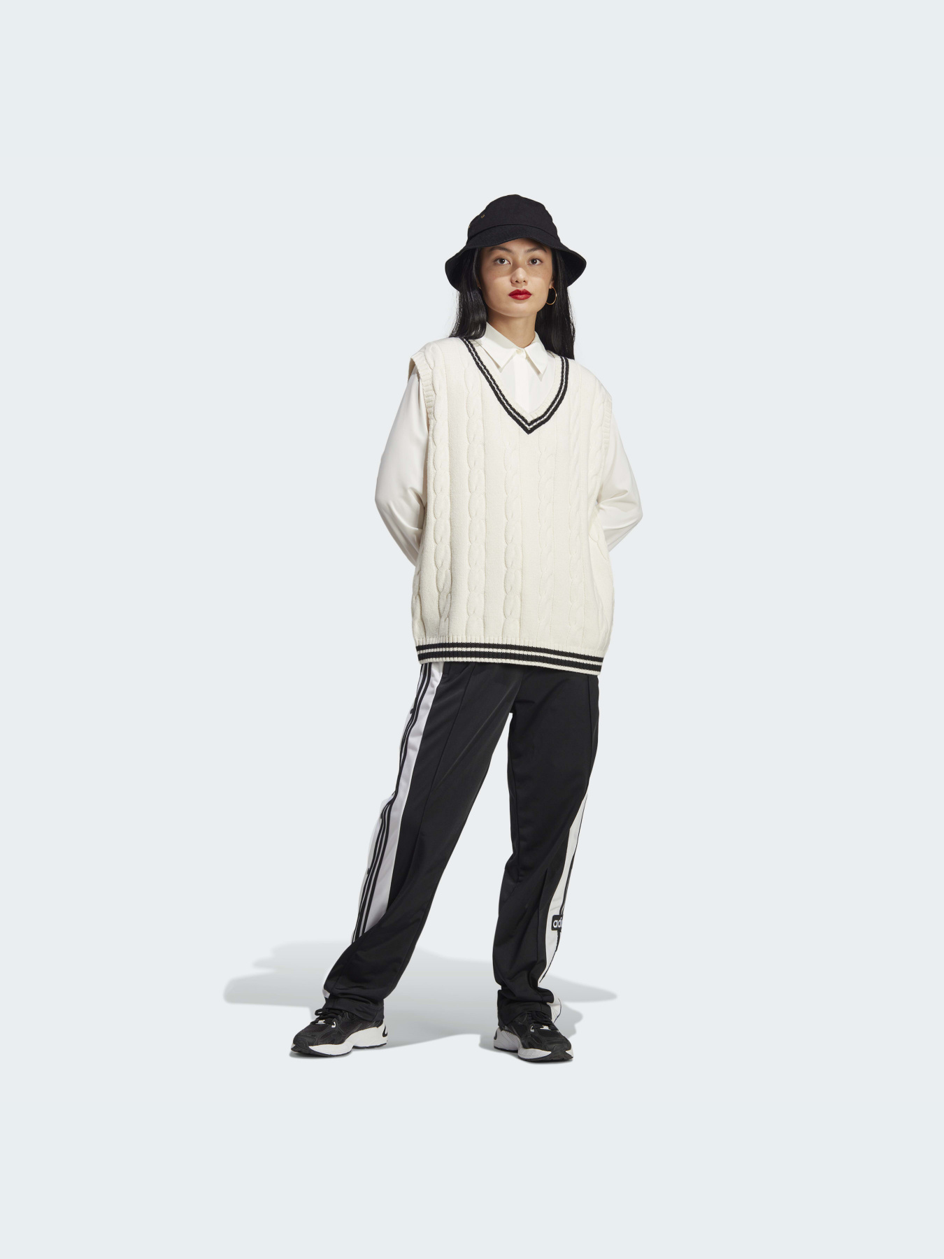 Брюки Adidas Adicolor модель GN2807 Фото