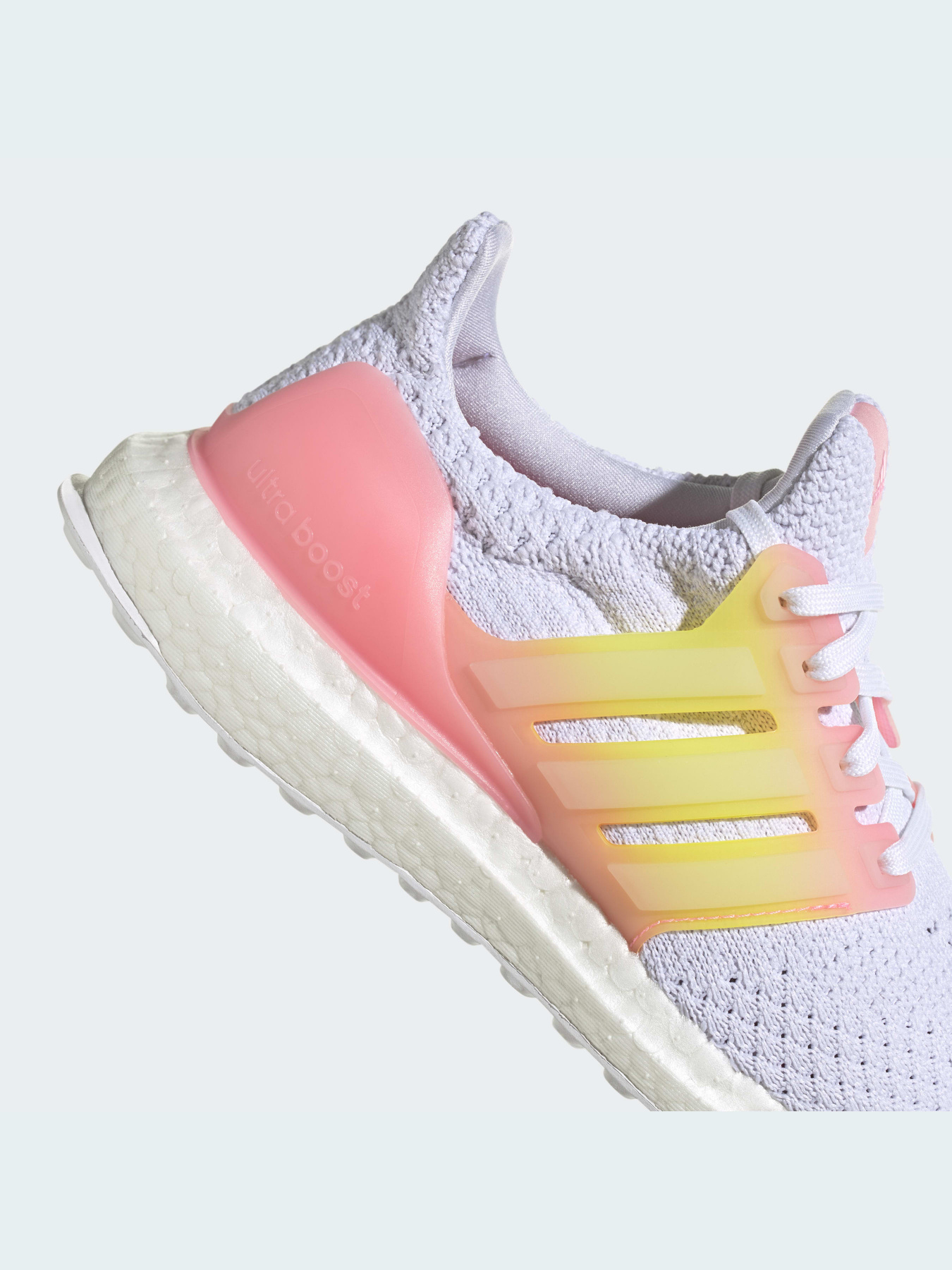 Кросівки Adidas Ultraboost модель GX9762 Фото