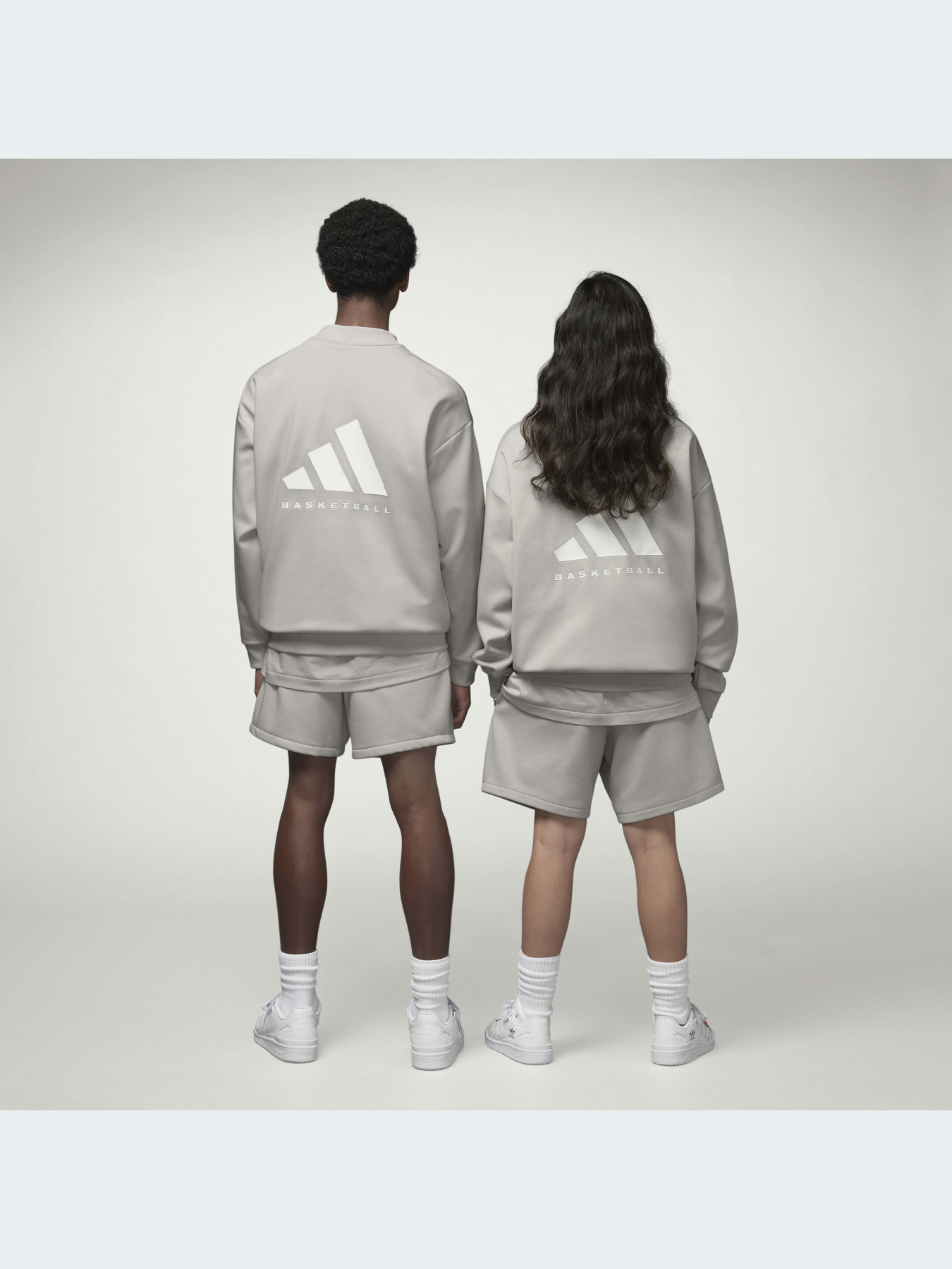 Худи и свитшоты Adidas модель IA3435 Худи и свитшоты Adidas модель IA3435 Фото
