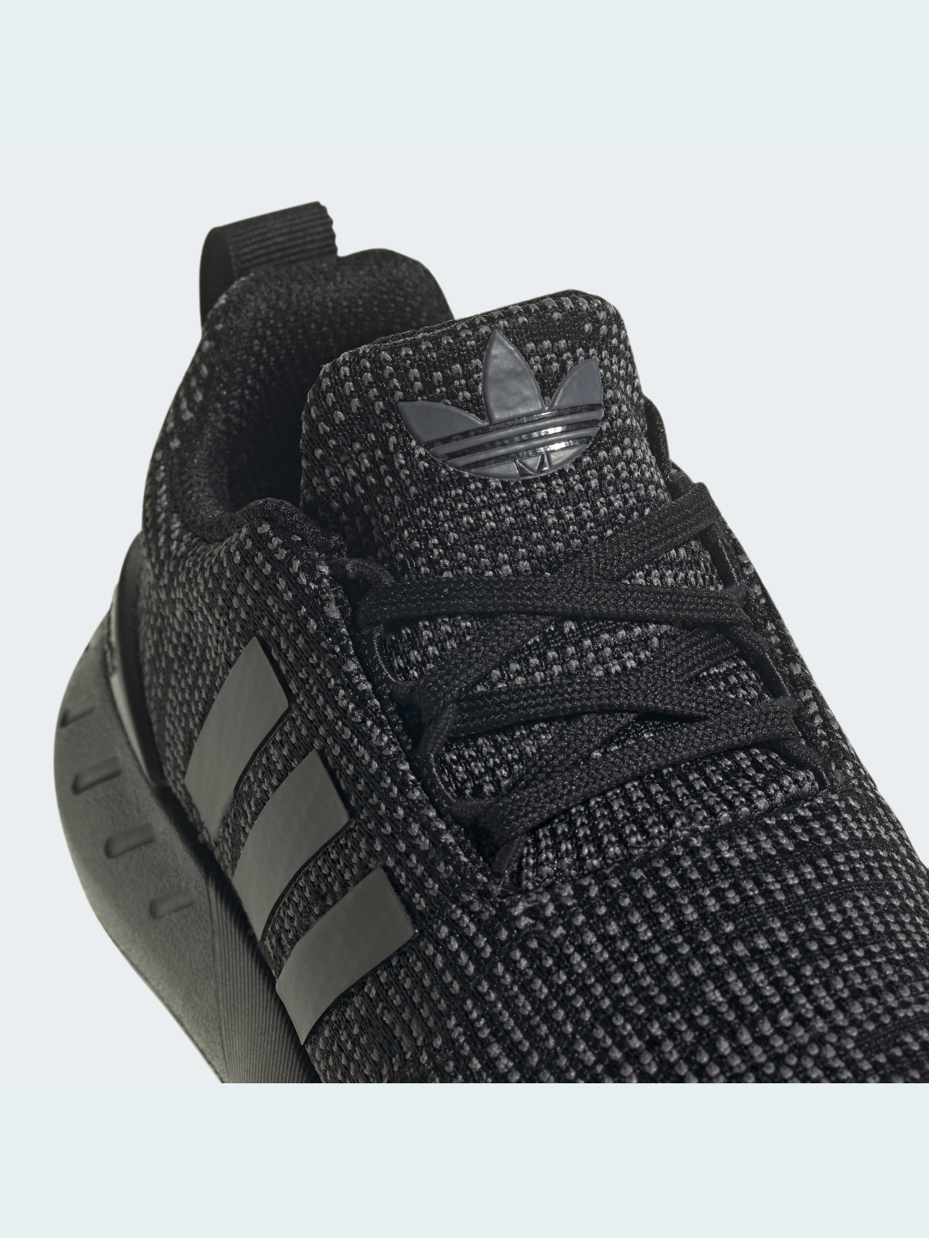 Кросівки Adidas Swift модель GY3008 Фото