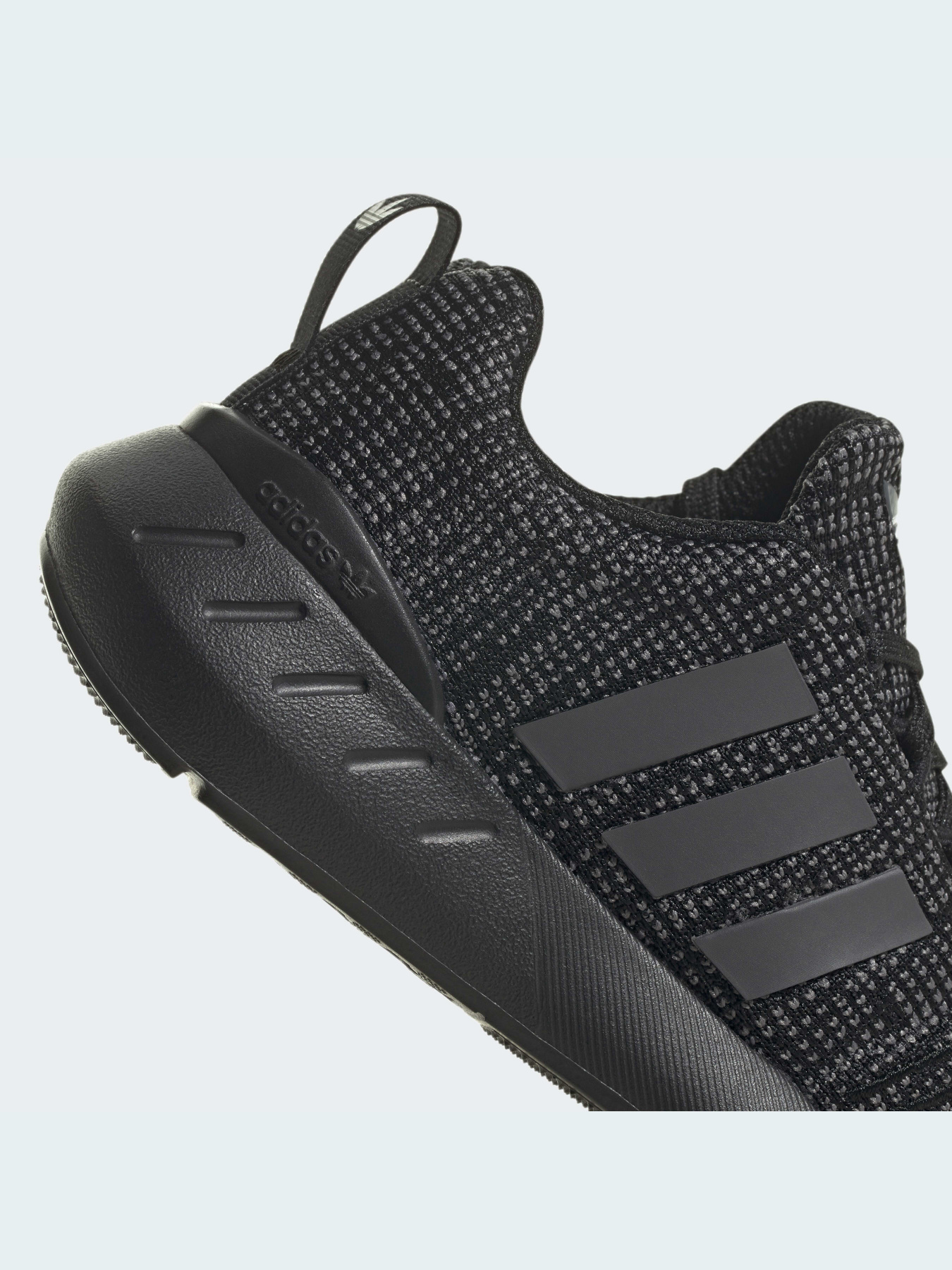 Кросівки Adidas Swift модель GY3008 Фото