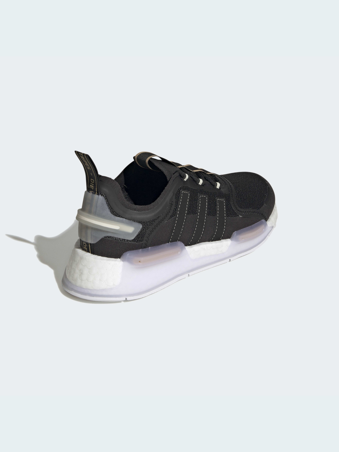 Кросівки Adidas NMD модель GY4189 Кросівки Adidas NMD модель GY4189 Фото