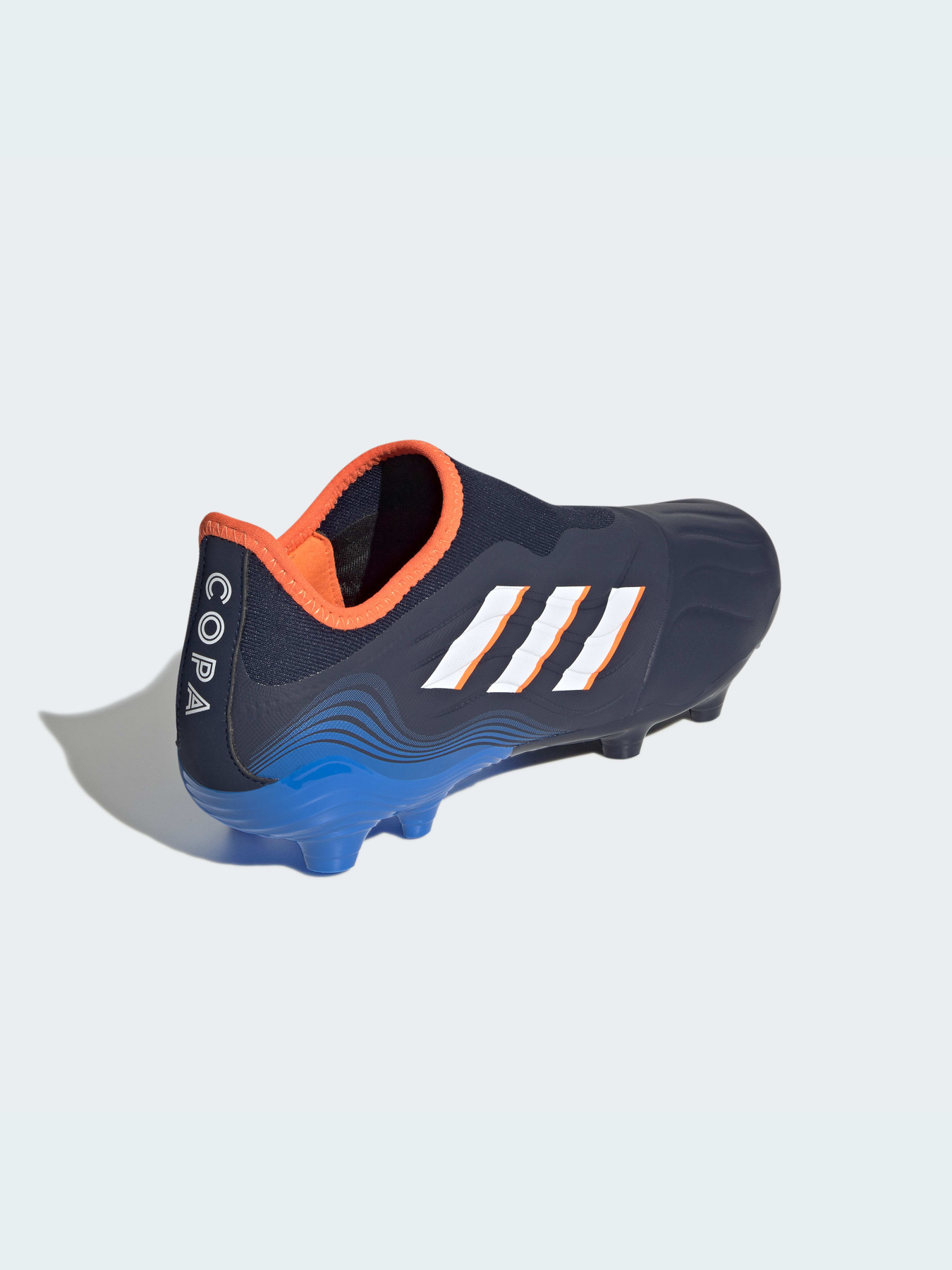 Кроссовки Adidas модель GW7391 Кроссовки Adidas модель GW7391 Фото