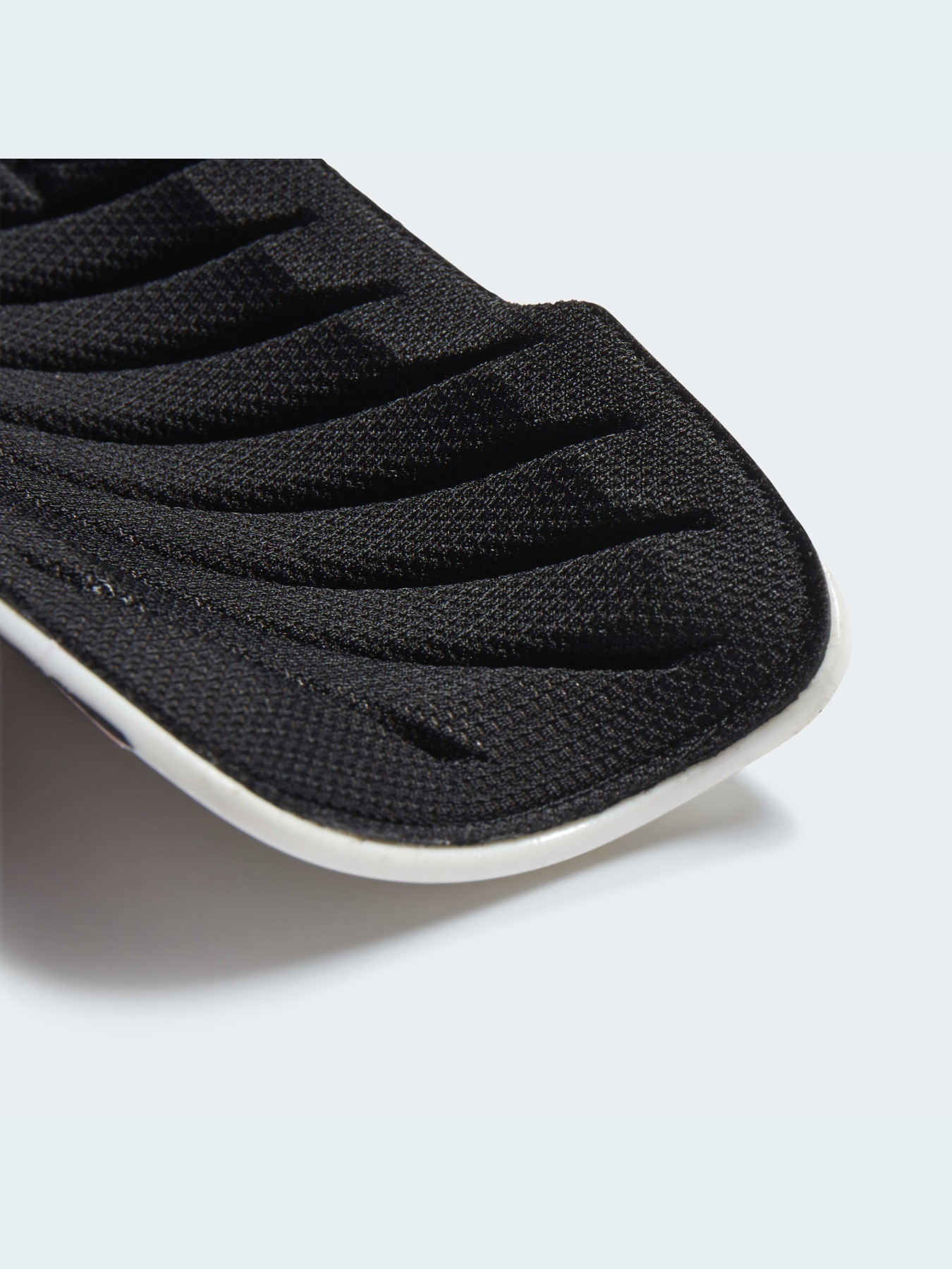Щитки Adidas Tiro модель GI7685 Щитки Adidas Tiro модель GI7685 Фото