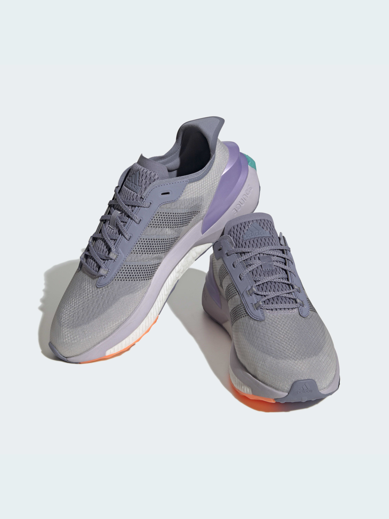 Кросівки Adidas AVRYN модель HP5979 Фото