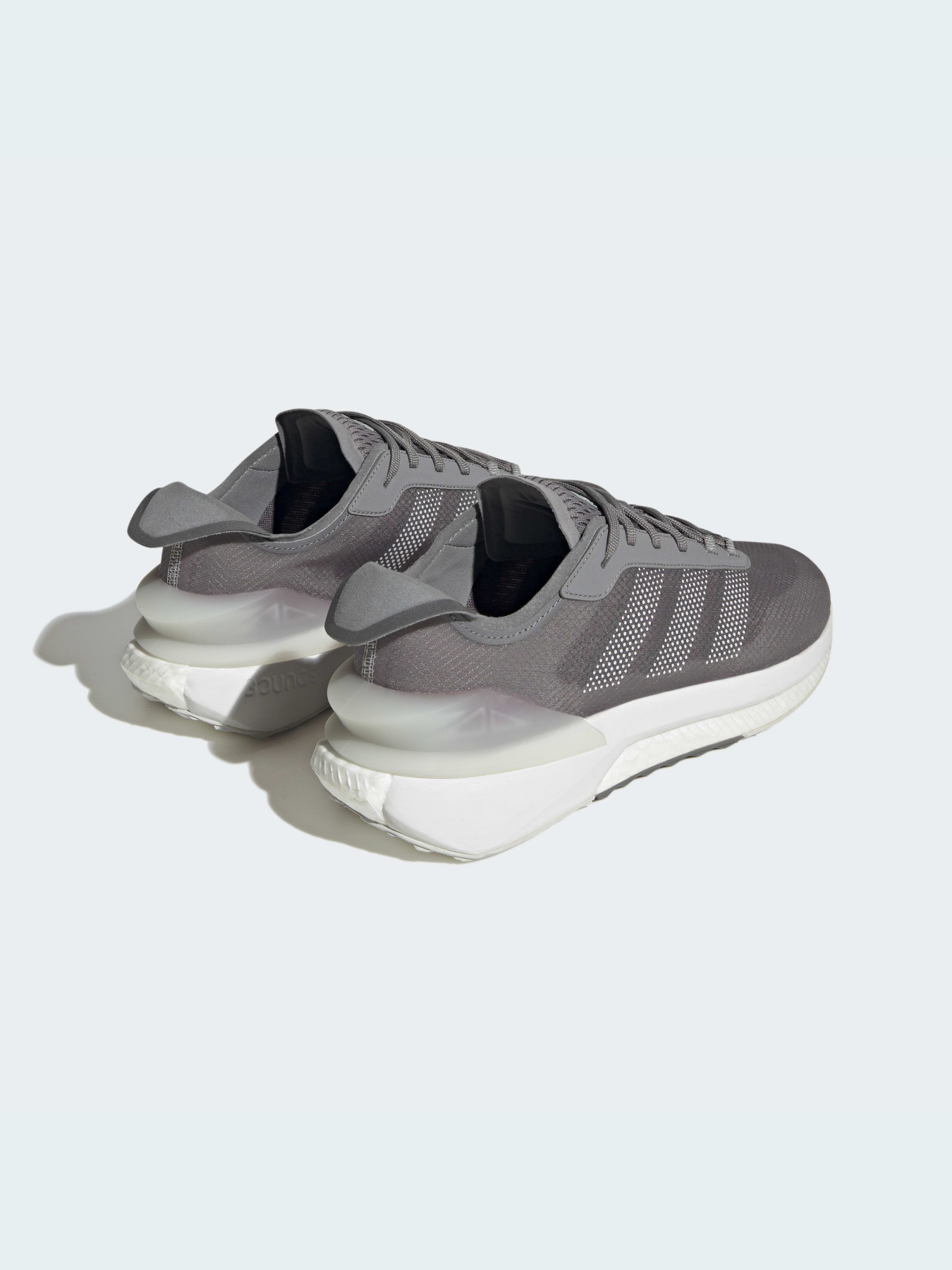 Кроссовки Adidas AVRYN модель HP5967 Фото