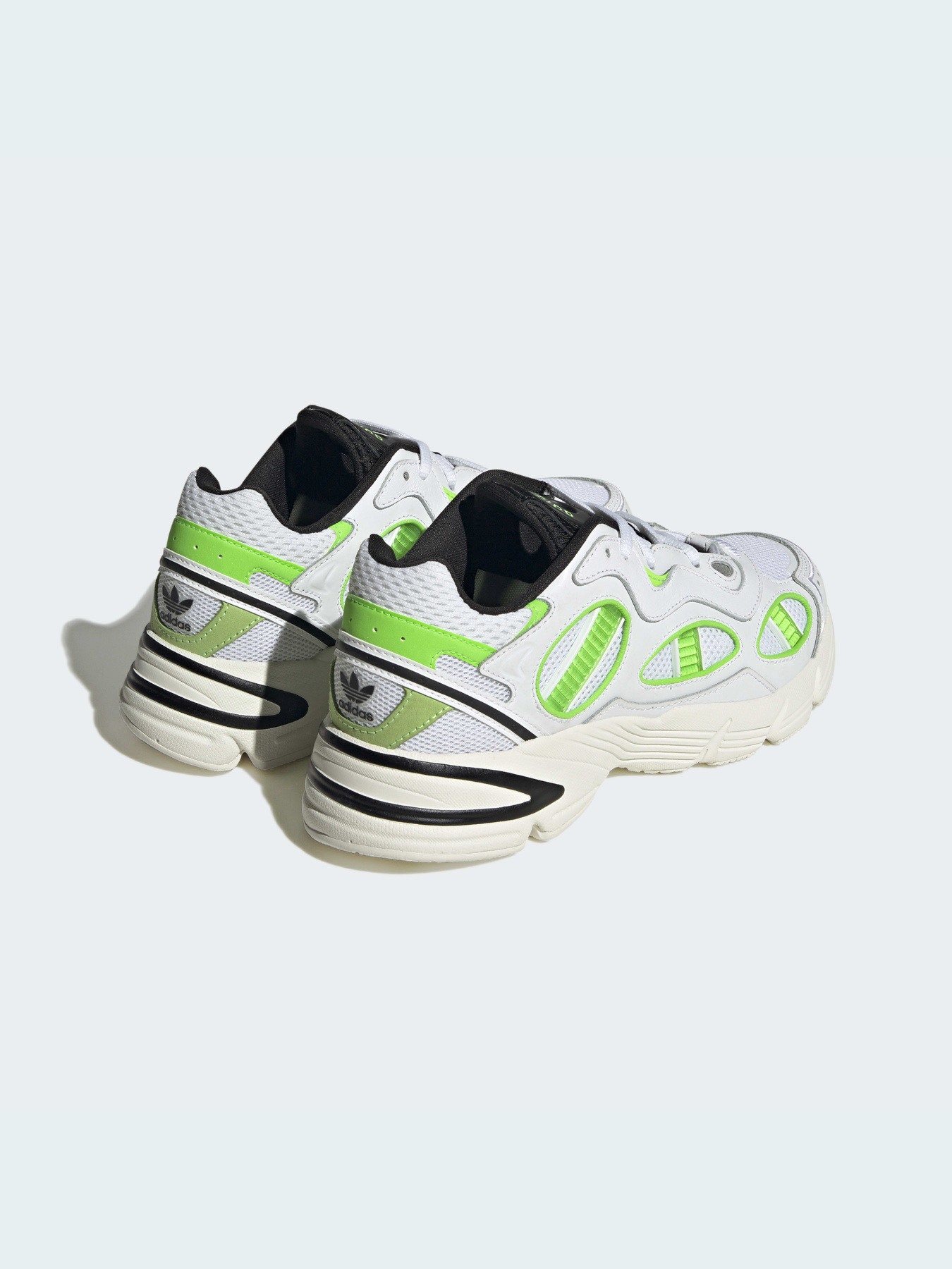 Кросівки Adidas Astir модель HP2815 Кросівки Adidas Astir модель HP2815 Фото