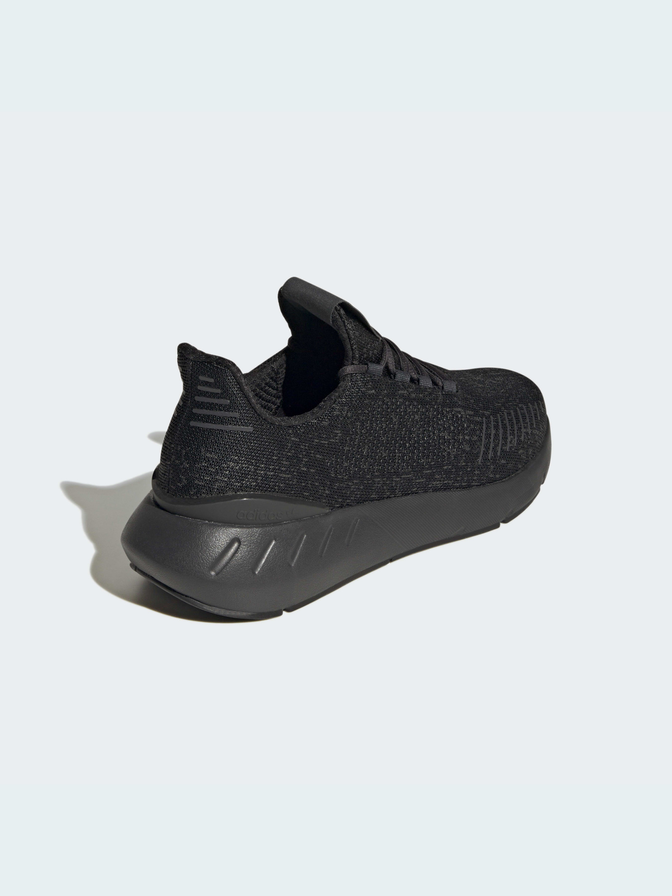 Кросівки Adidas Swift модель GY1940 Кросівки Adidas Swift модель GY1940 Фото