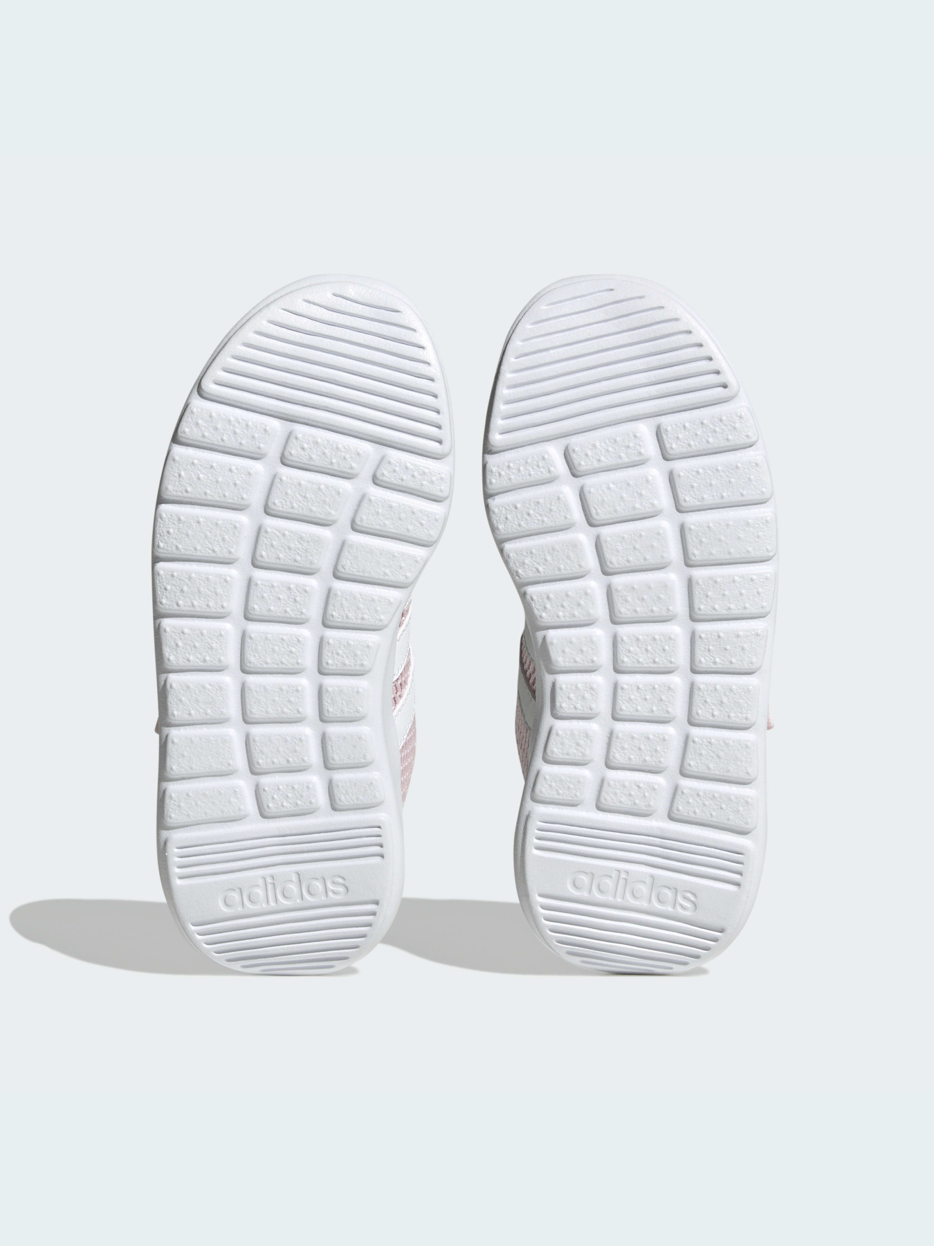 Кросівки Adidas модель H03629 Кросівки Adidas модель H03629 Фото