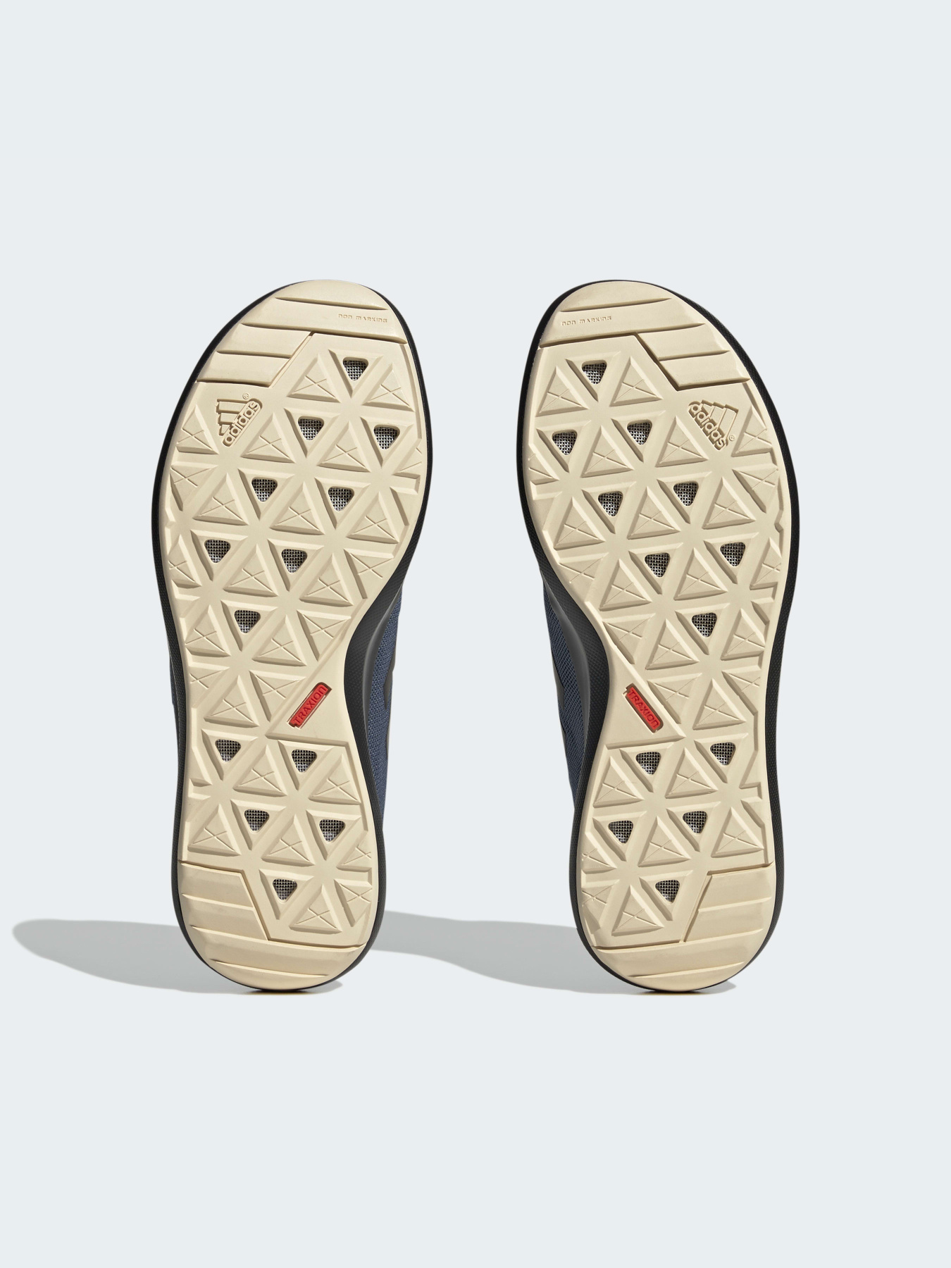 Кроссовки Adidas модель HP8642 Фото