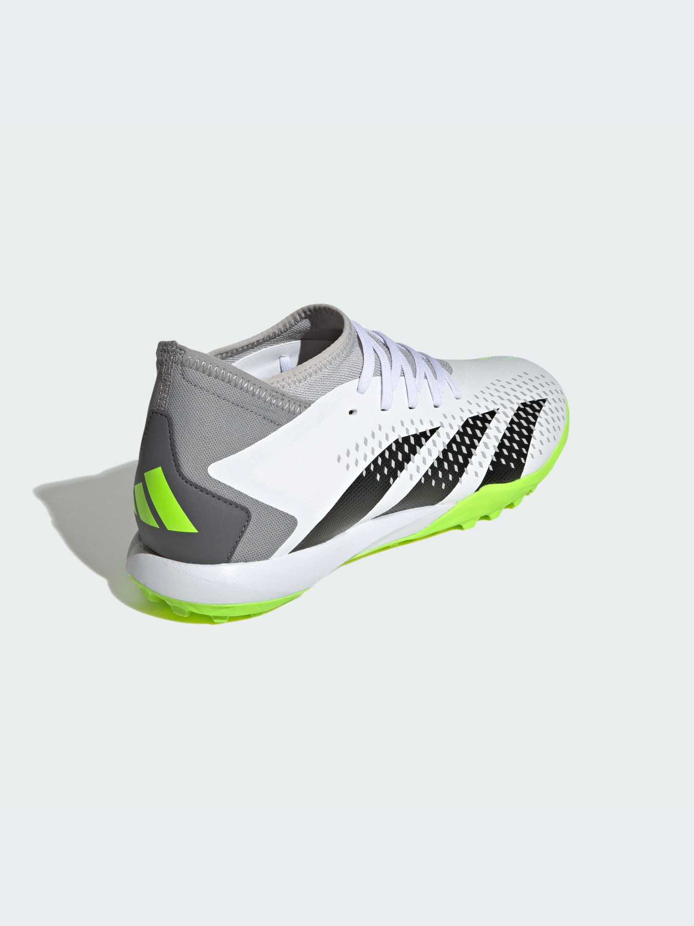 Кроссовки Adidas Predator модель GZ0004 Кроссовки Adidas Predator модель GZ0004 Фото