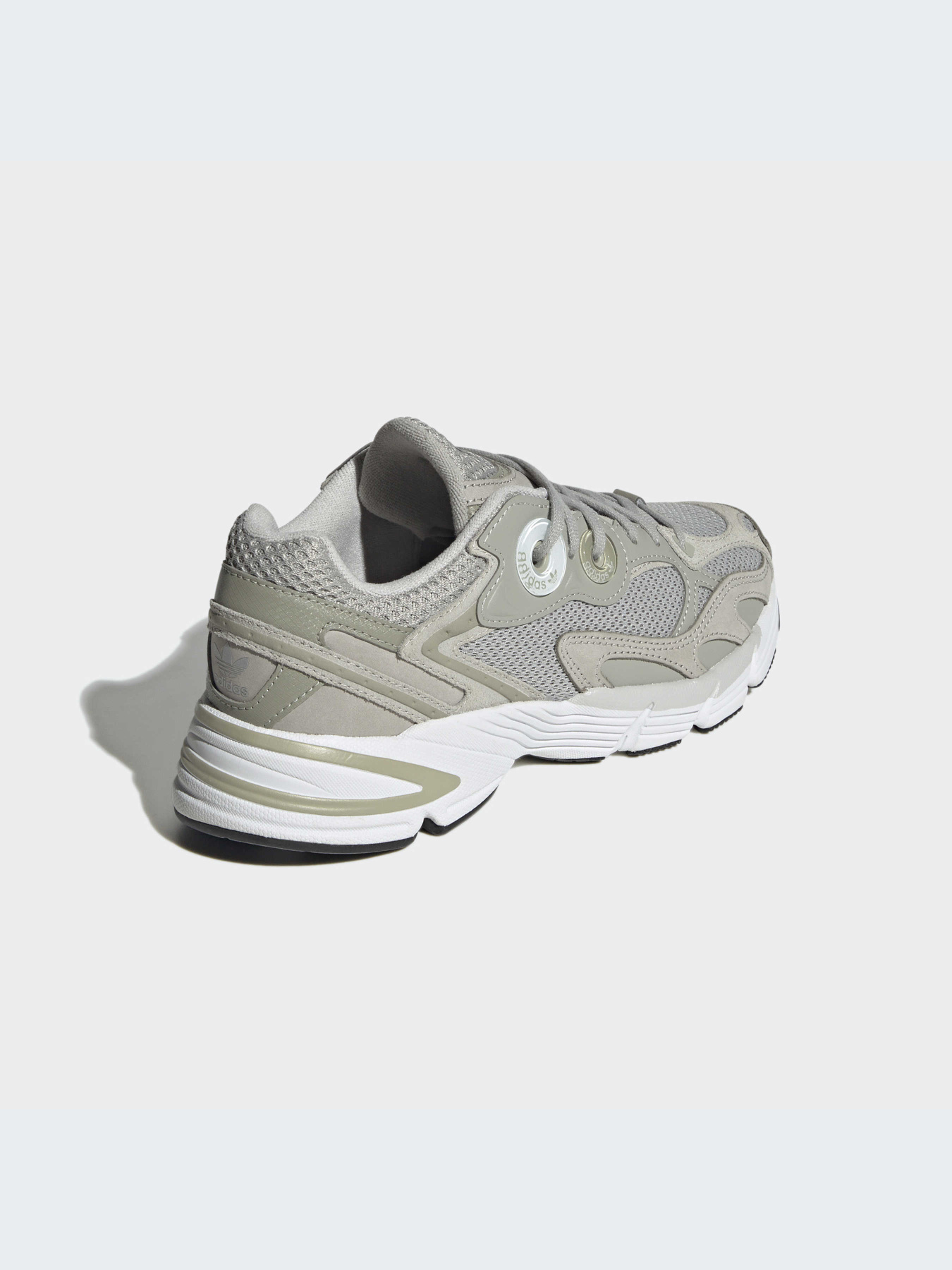 Кросівки Adidas Astir модель HP9040 Кросівки Adidas Astir модель HP9040 Фото