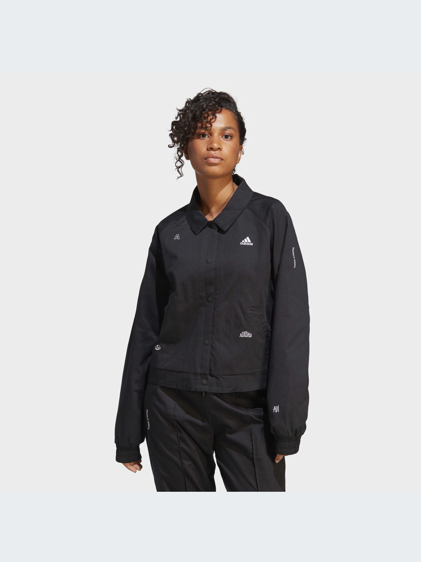 Куртки та дублянки Adidas Graphics модель IC0800 Куртки та дублянки Adidas Graphics модель IC0800 Фото