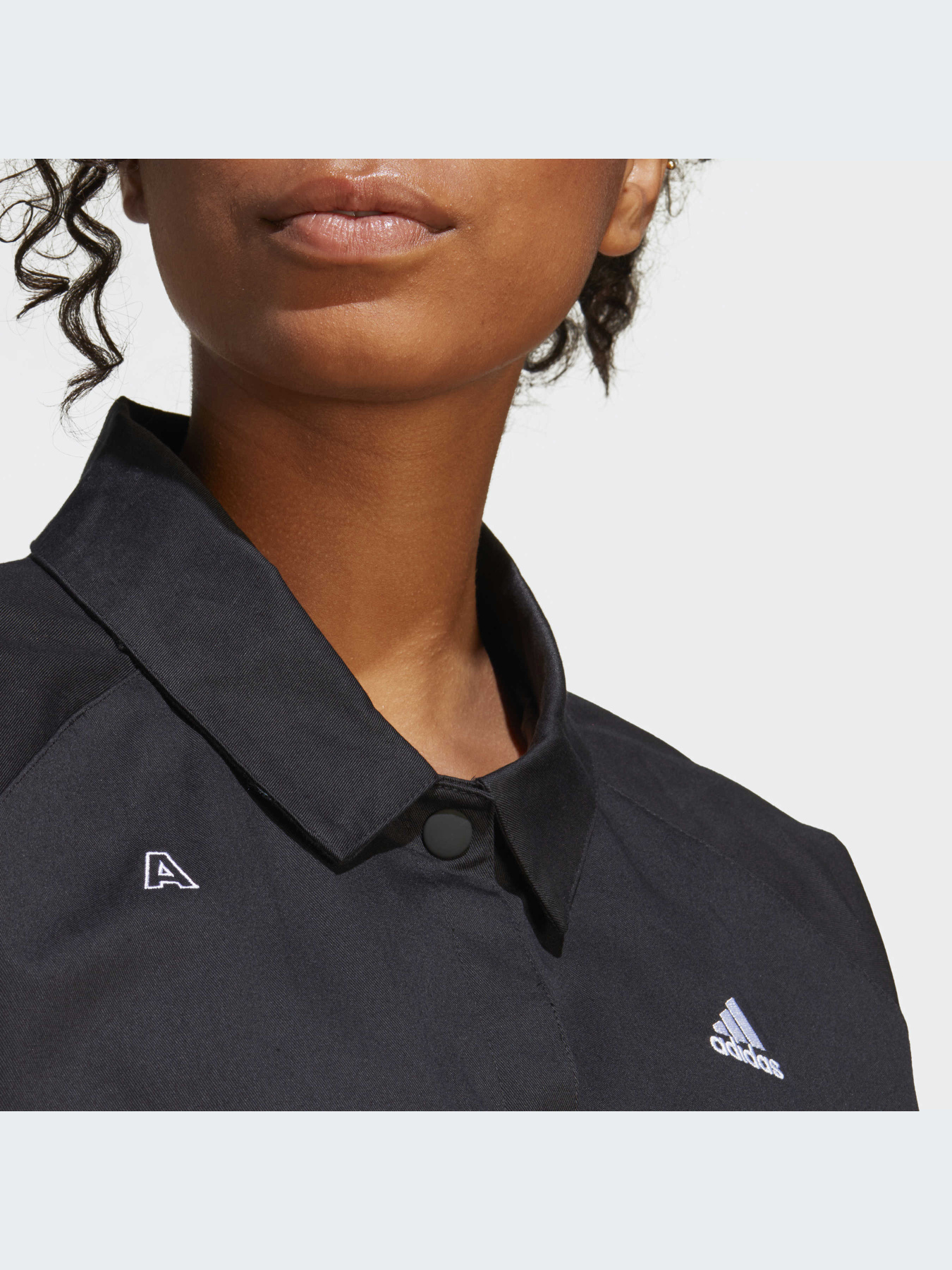 Куртки та дублянки Adidas Graphics модель IC0800 Куртки та дублянки Adidas Graphics модель IC0800 Фото