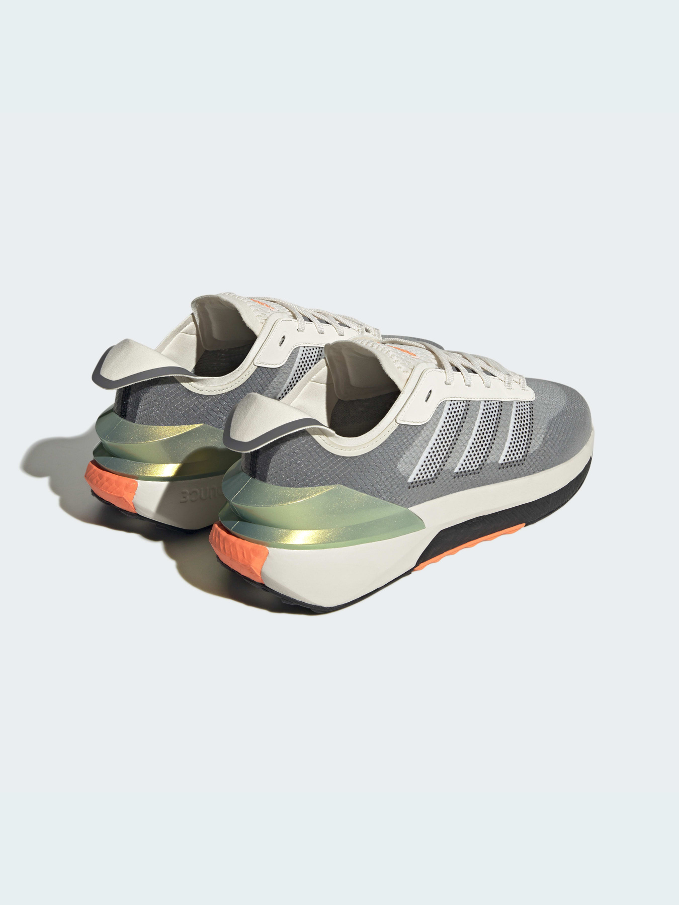 Кроссовки Adidas AVRYN модель HP5973 Фото