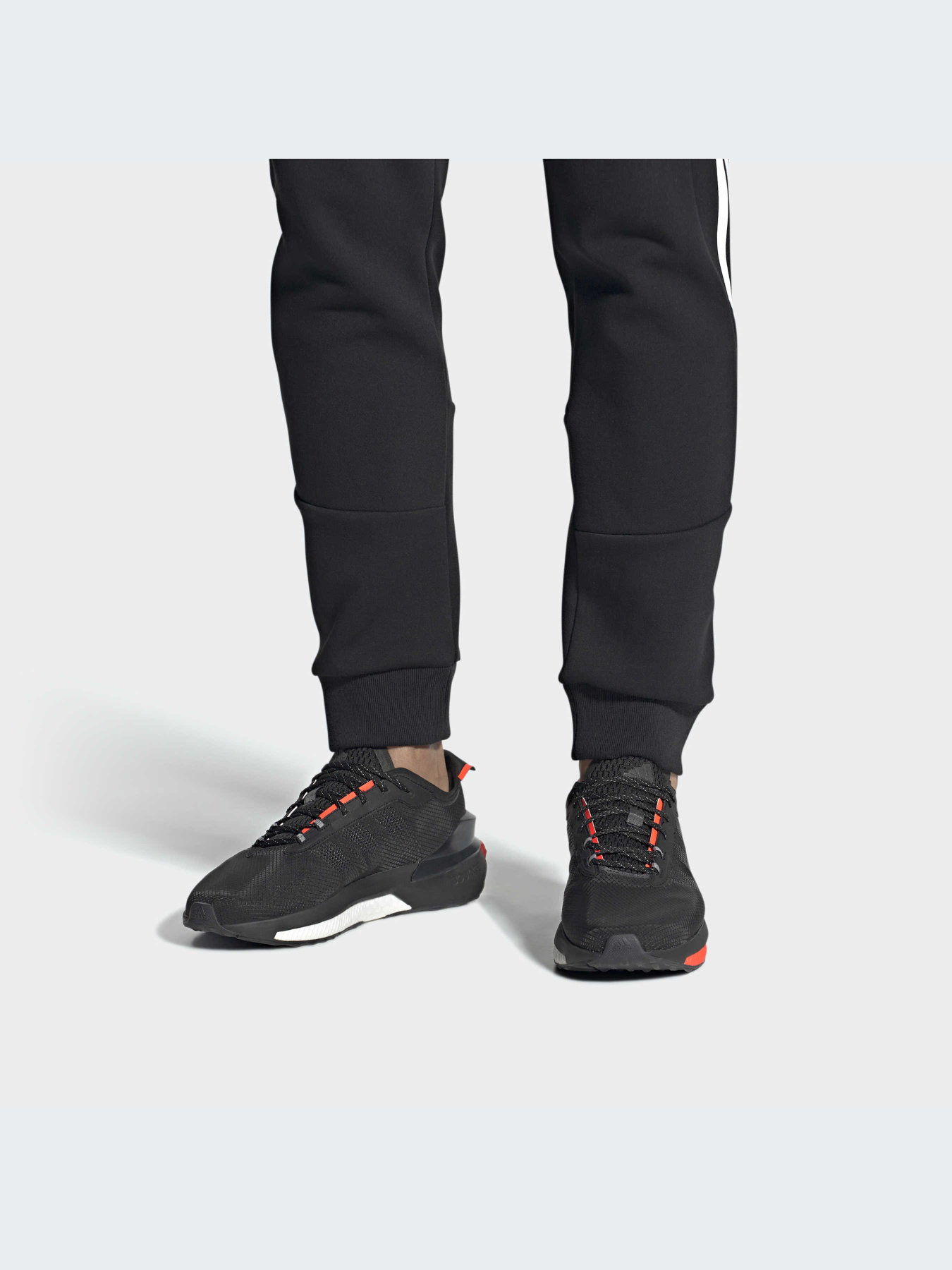 Кроссовки Adidas AVRYN модель HP5980 Фото