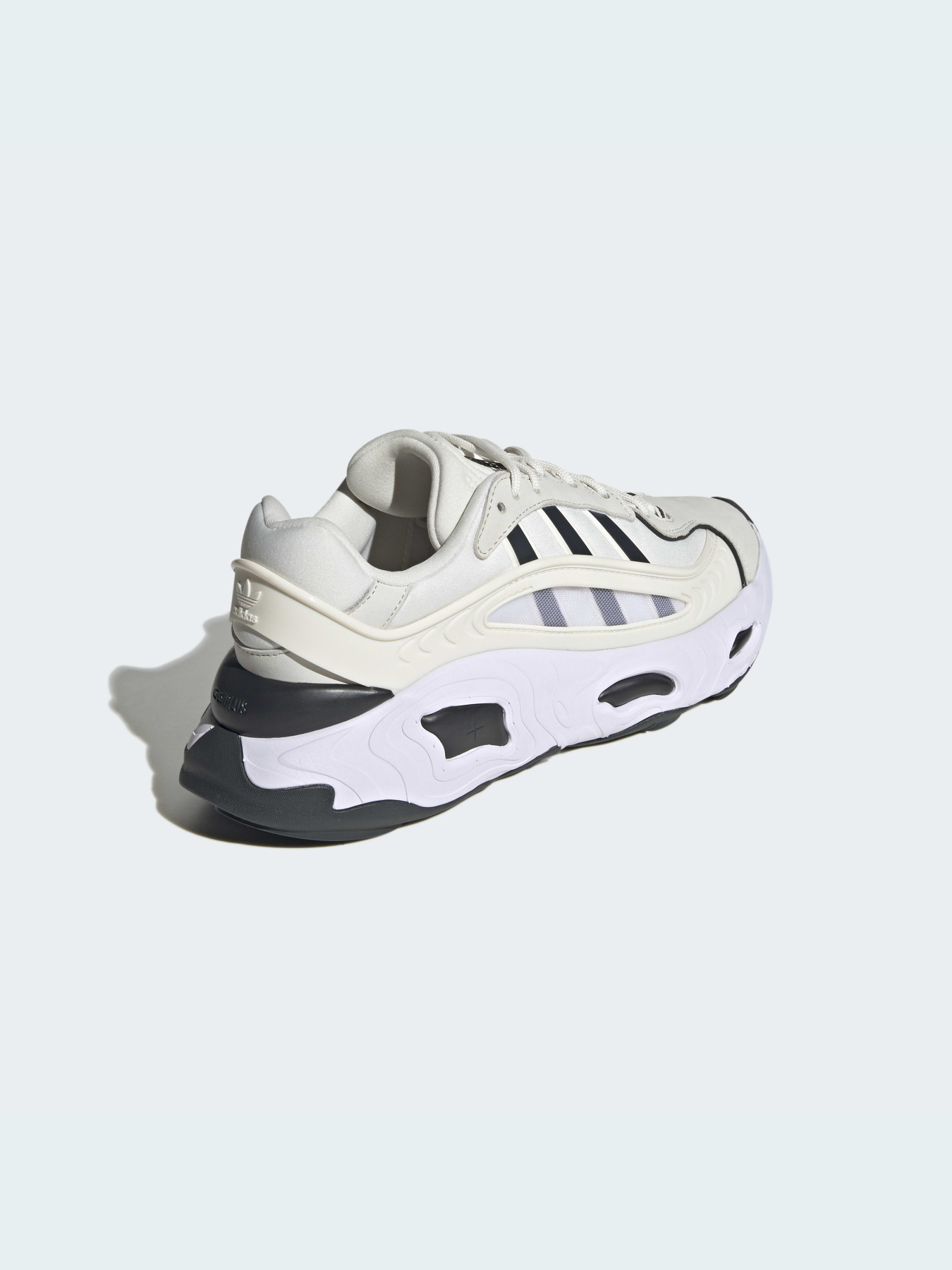 Кросівки Adidas Ozweego модель HP6362 Кросівки Adidas Ozweego модель HP6362 Фото