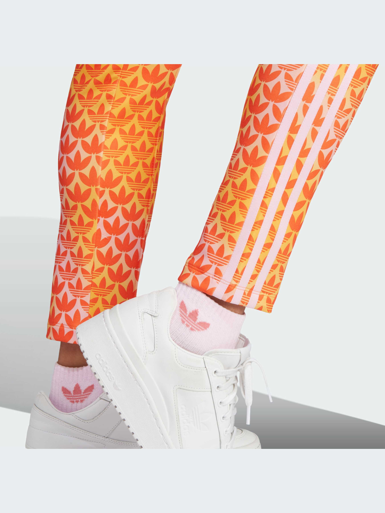 Брюки Adidas Graphics модель IJ6004 Фото