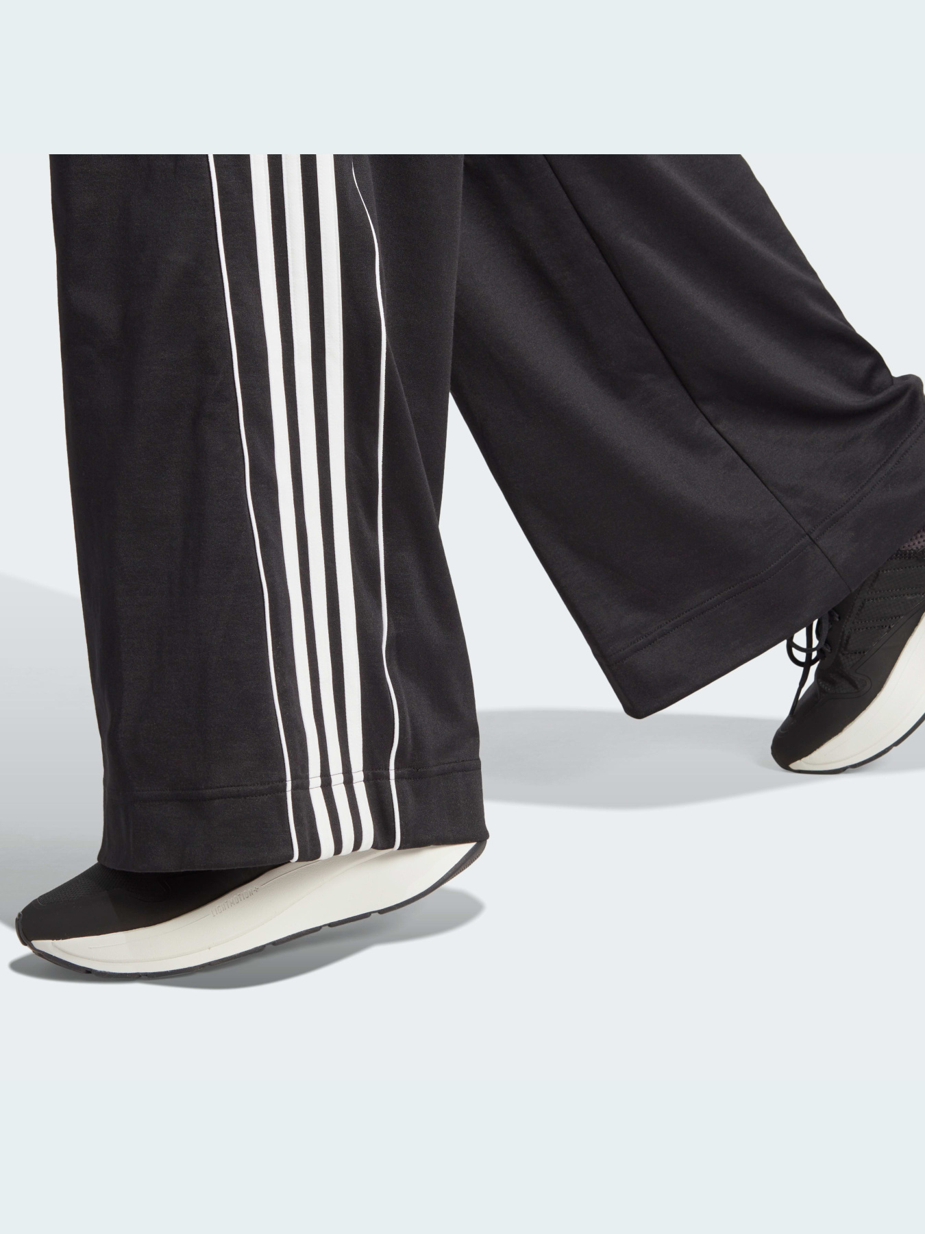 Костюмы Adidas модель IA3147 Костюмы Adidas модель IA3147 Фото